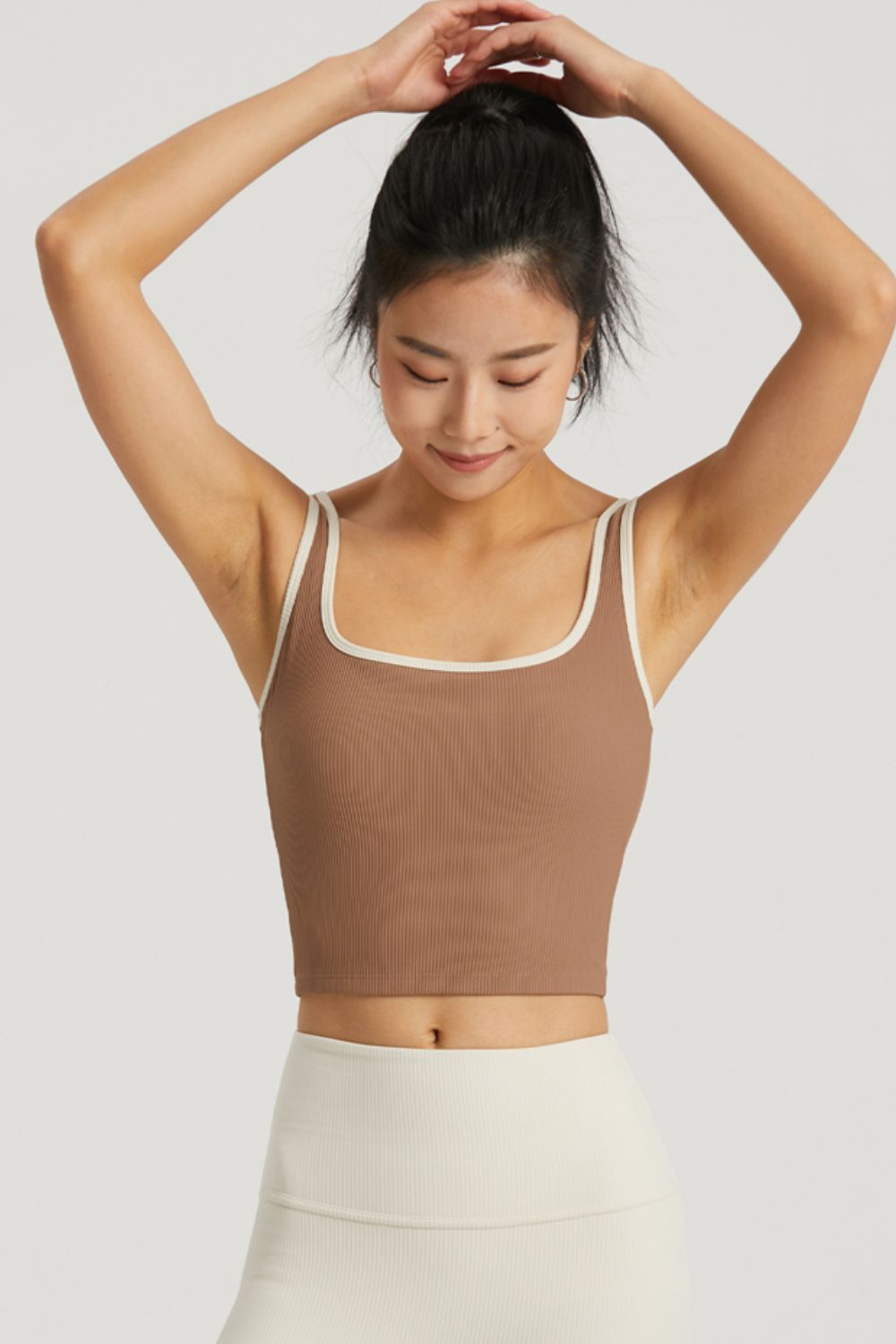Women’s Contrast Square Neck Cropped Sports Tank