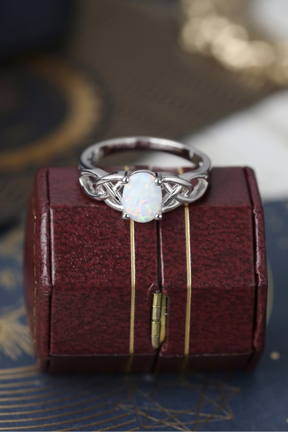 Women’s Crisscross 4-Prong Opal Ring