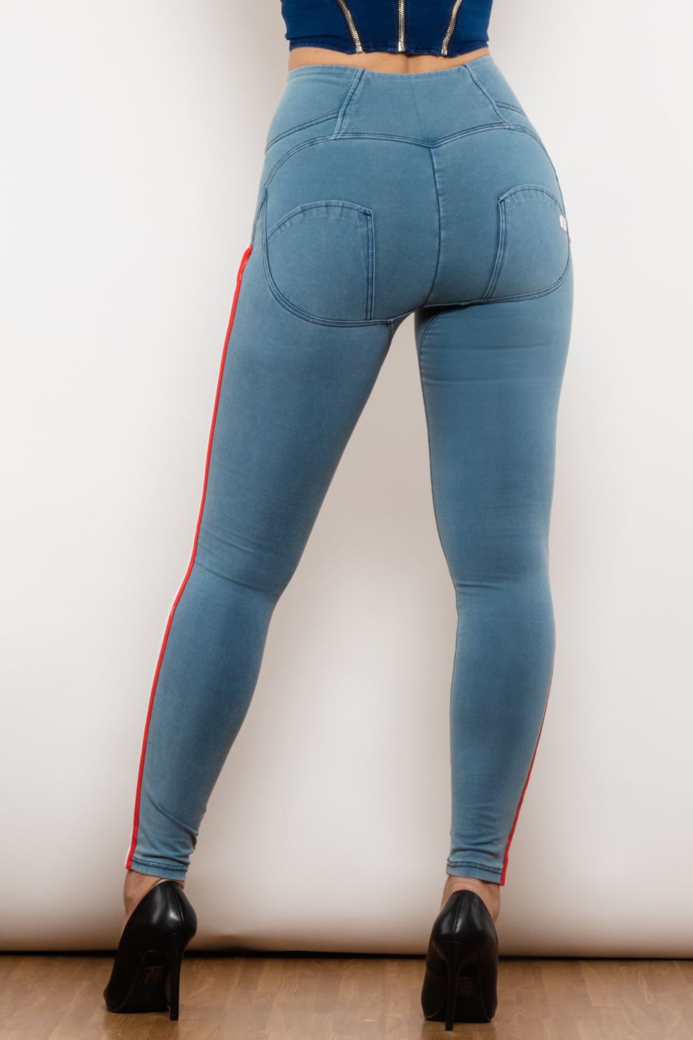 Women’s Side Stripe Contrast Zip Closure Skinny Jeans
