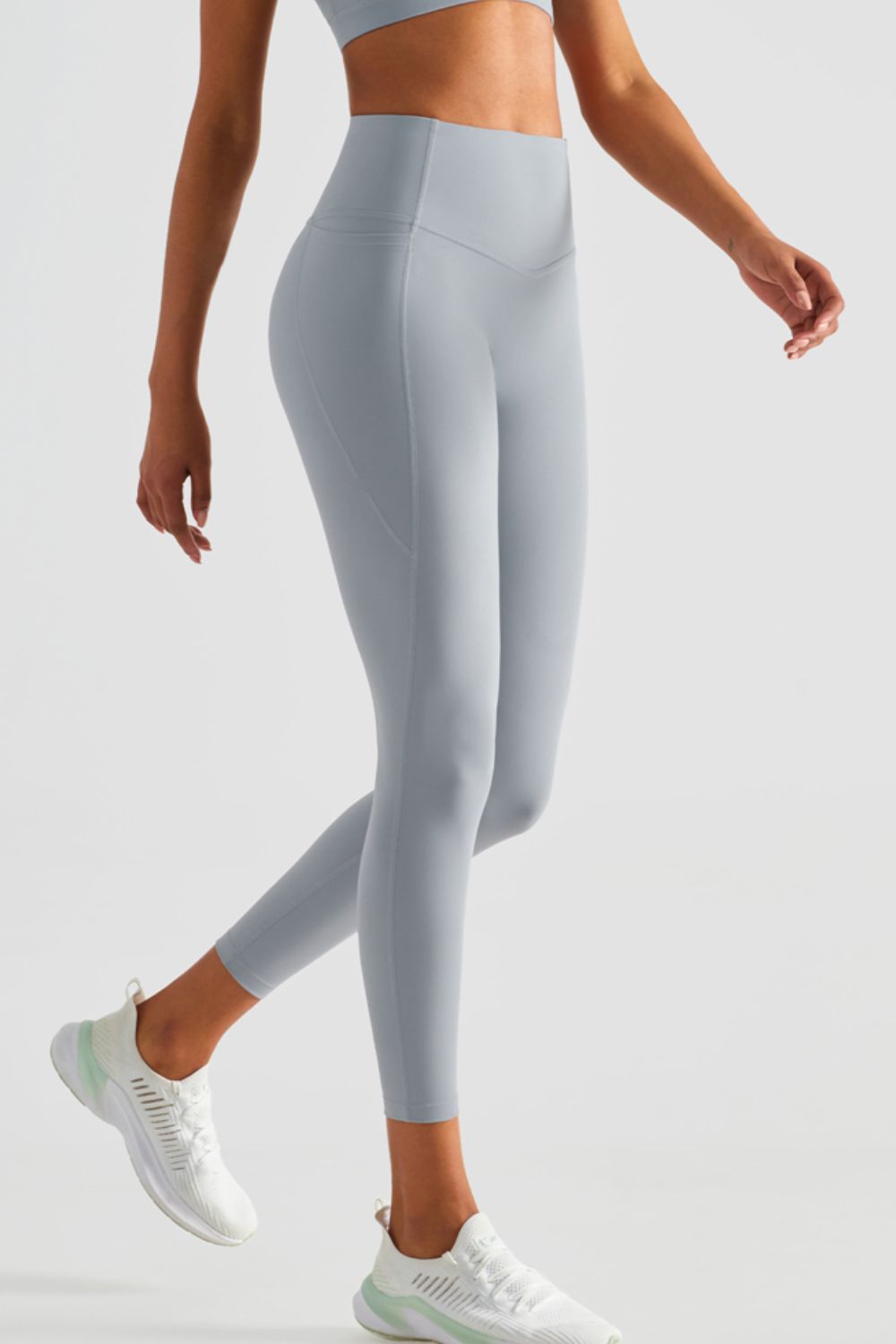 Women’s Wide Waistband Sports Leggings with Pockets