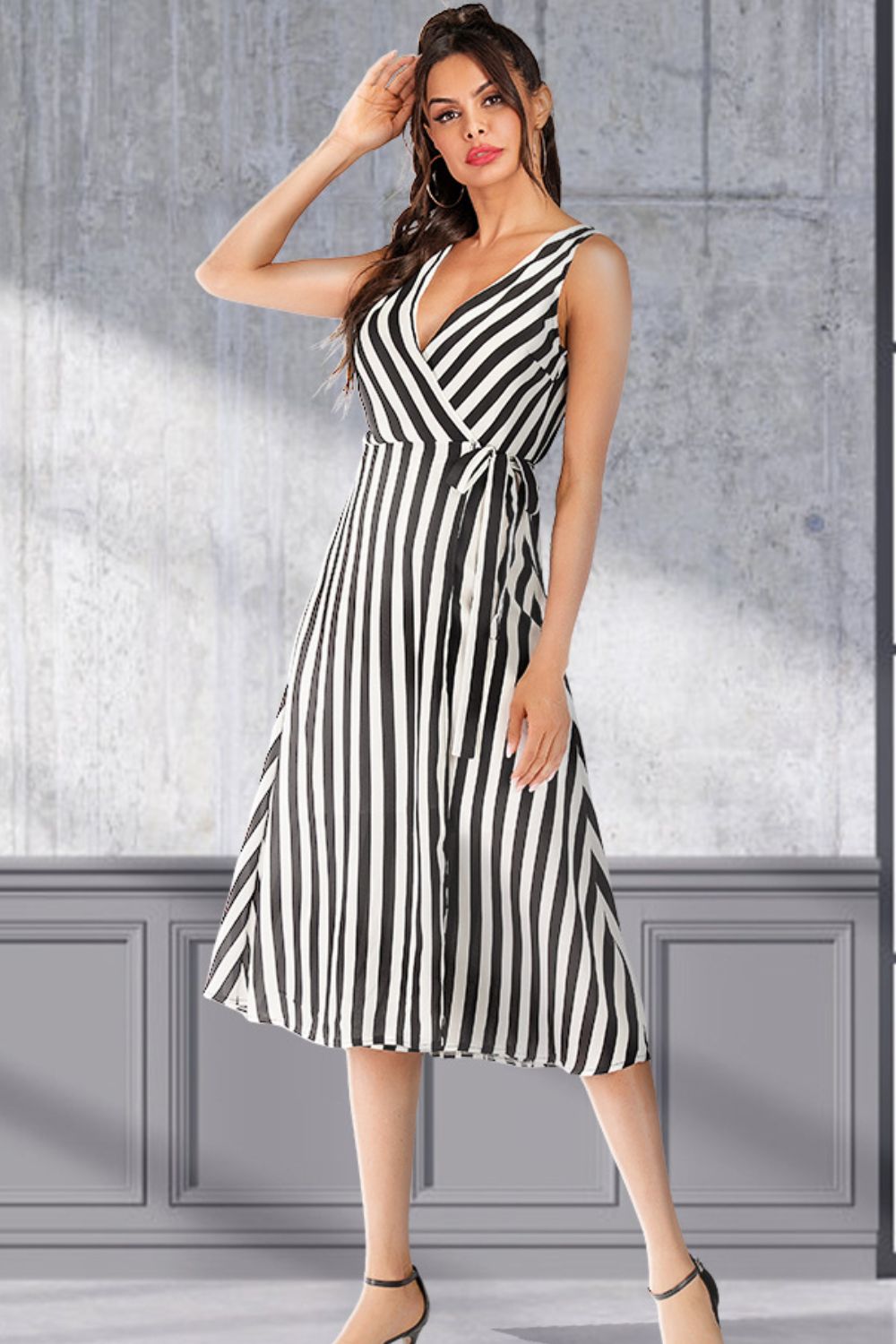 Women’s Striped Surplice Tied Sleeveless Dress