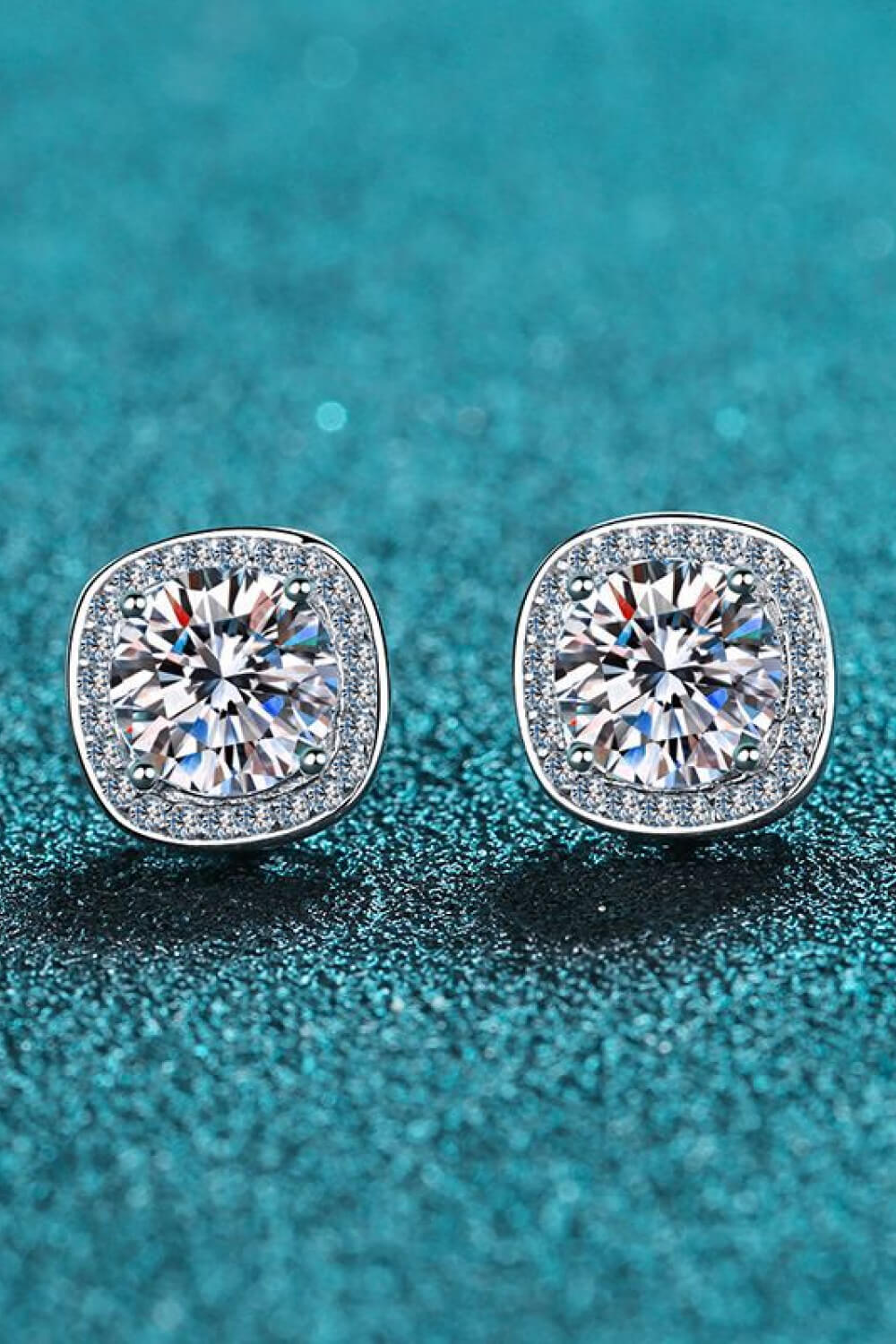 Women’s Let Me Love You 1 Carat Moissanite Stud Earrings