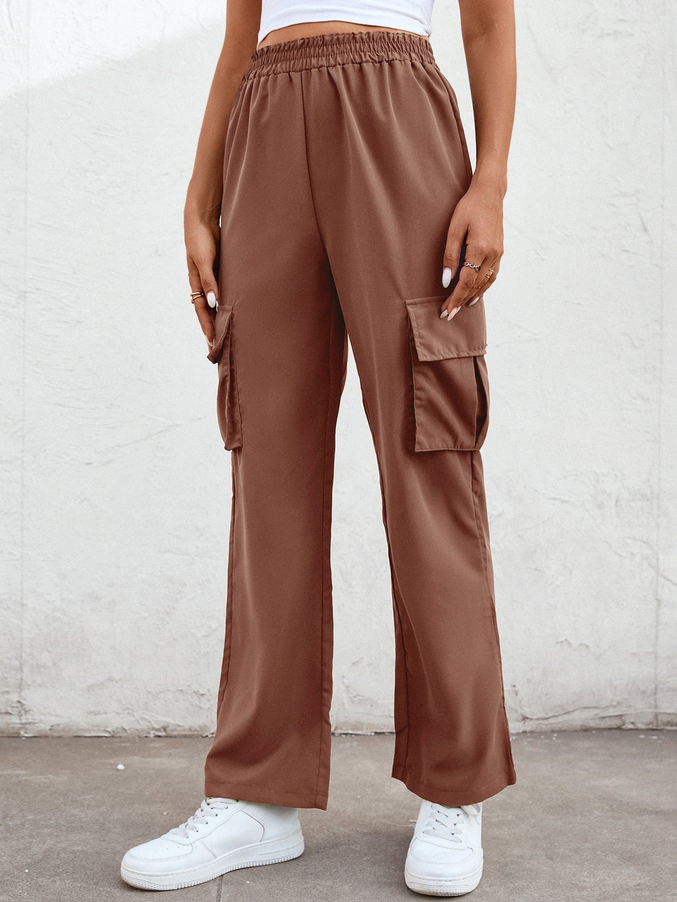 Women’s Elastic Waist Straight Leg Cargo Pants