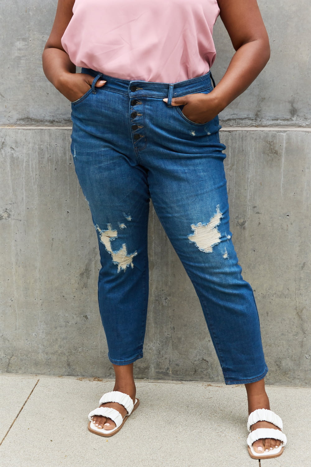 Women’s Judy Blue Melanie Full Size High Waisted Distressed Boyfriend Jeans