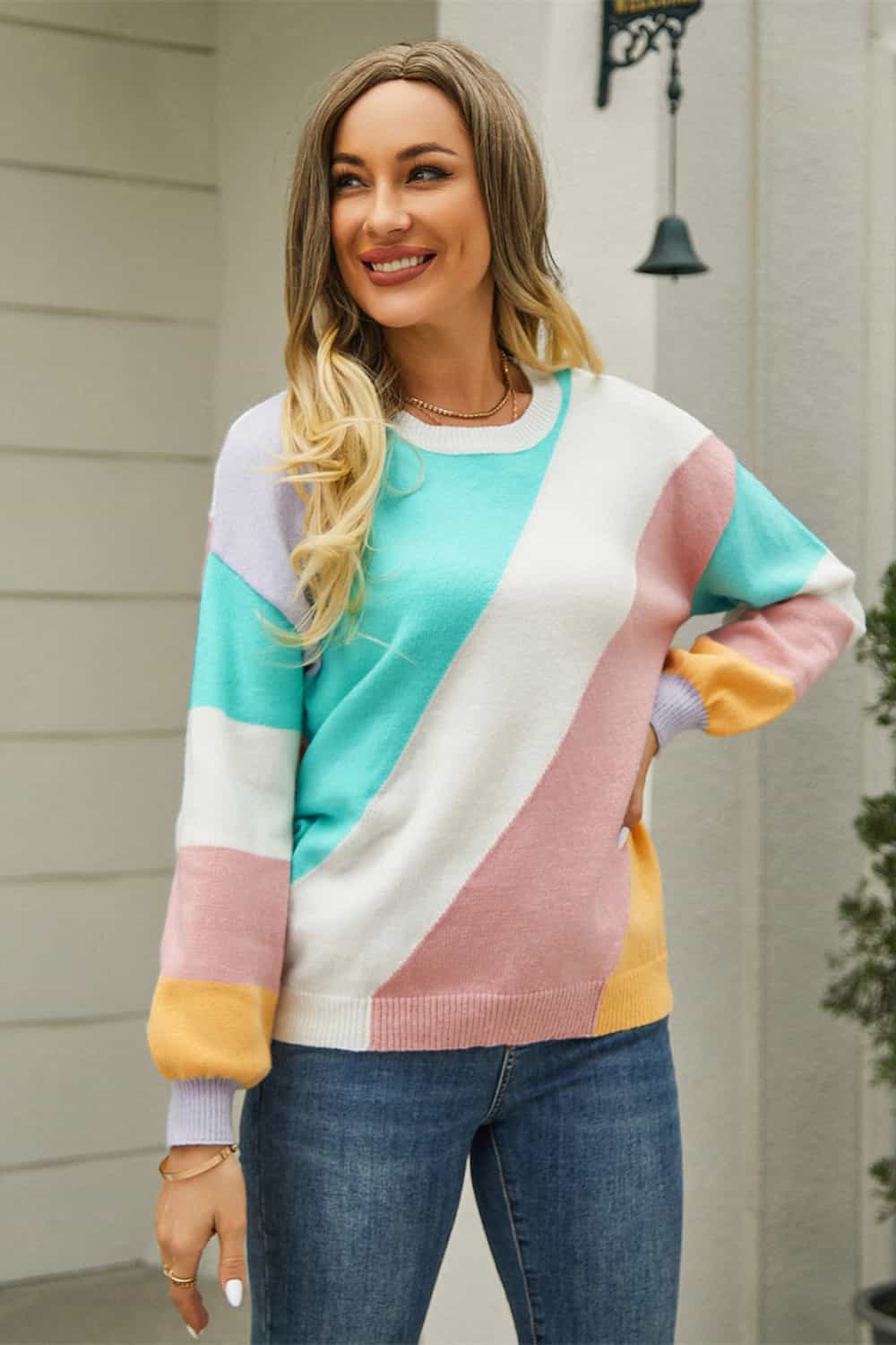Women’s Color Block Round Neck Long Sleeve Sweater