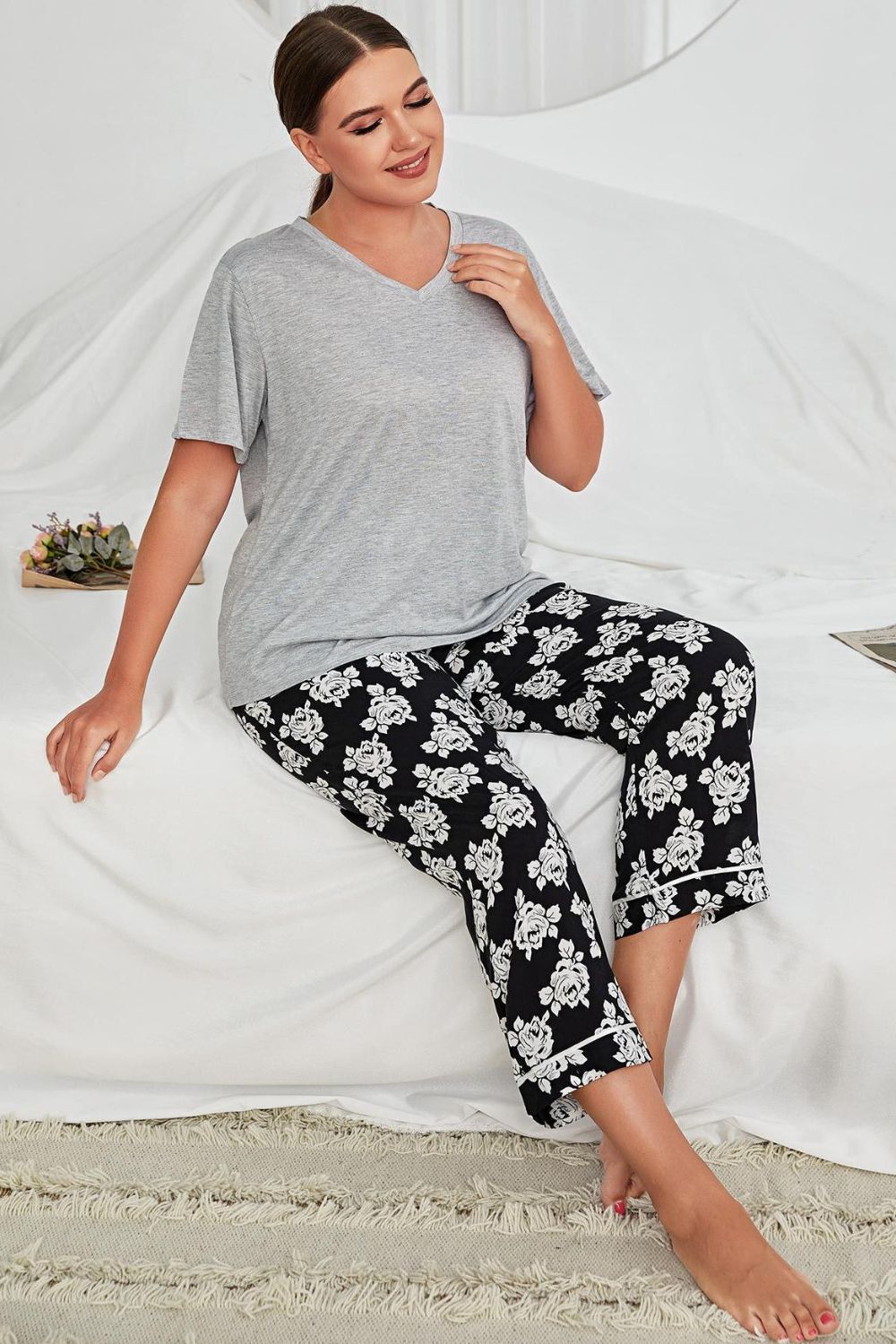 Women’s Plus Size V-Neck Tee and Floral Pants Lounge Set