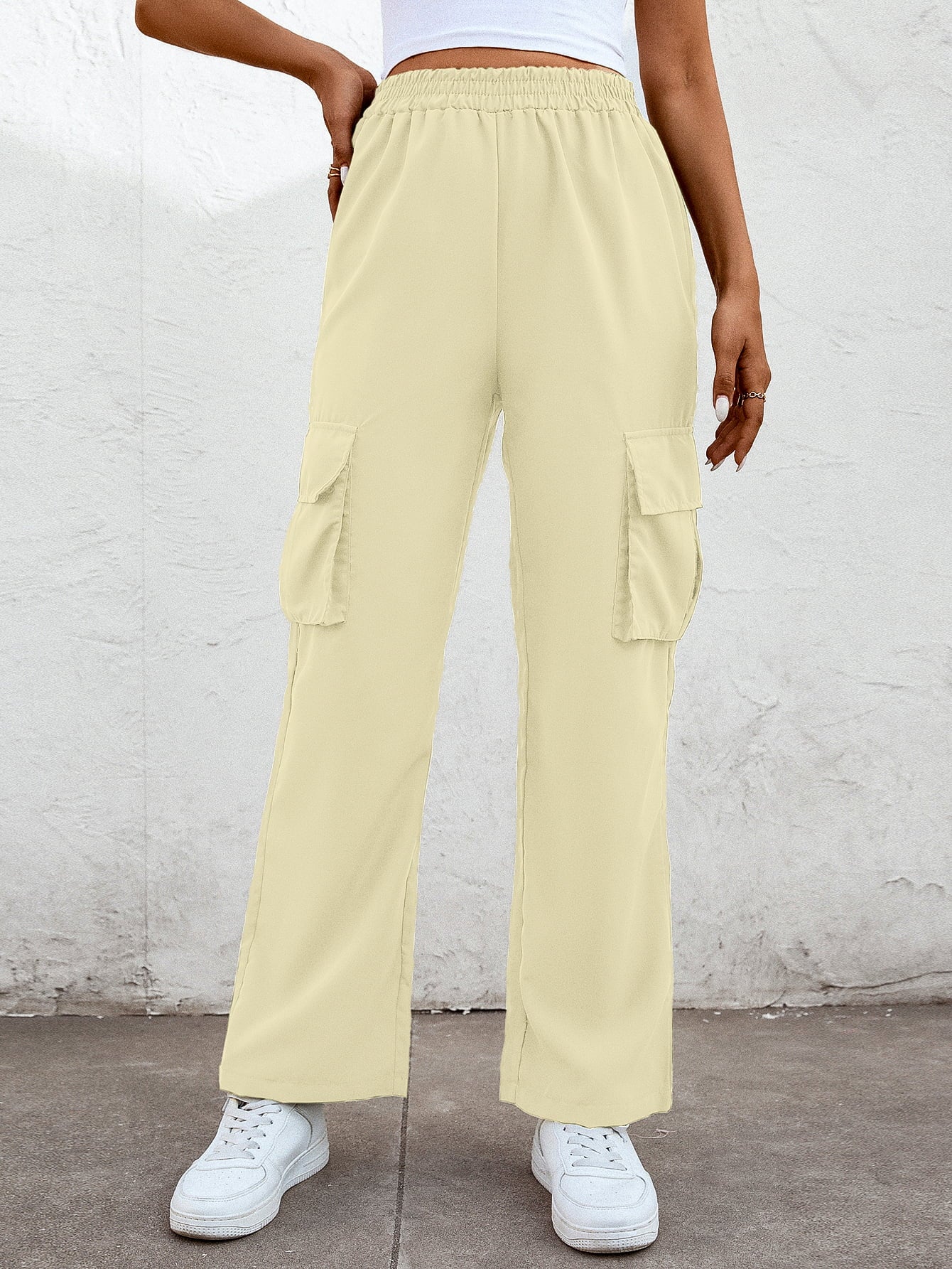 Women’s Elastic Waist Straight Leg Cargo Pants