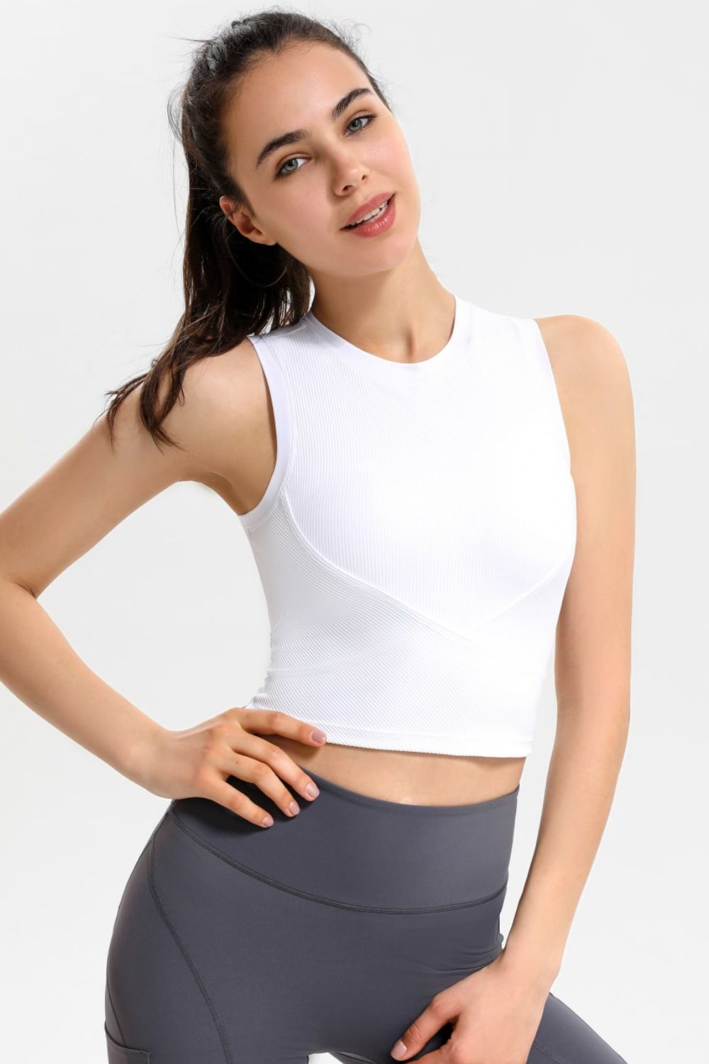 Women’s Ribbed Crisscross Round Neck Cropped Sports Tank