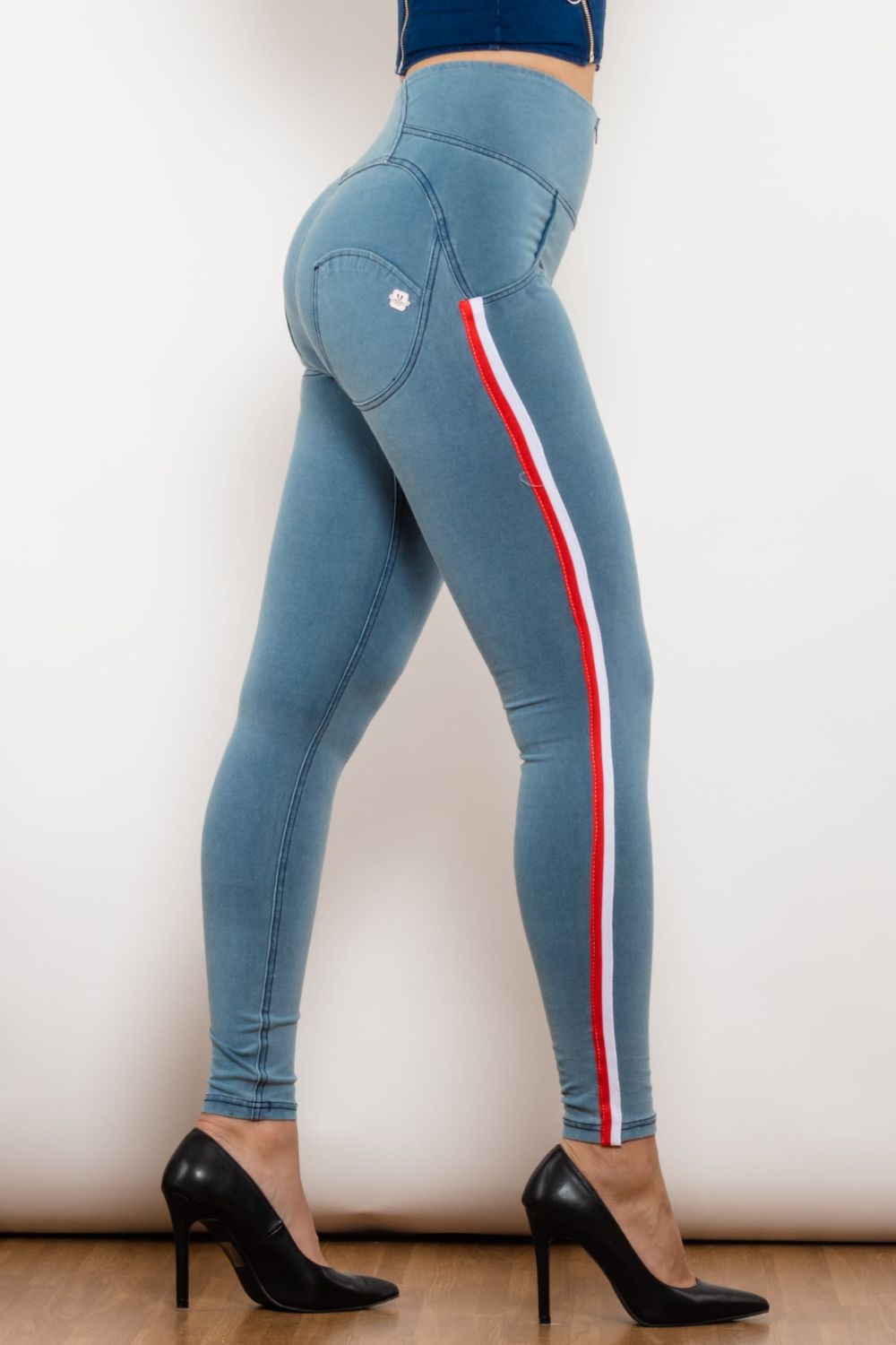 Women’s Side Stripe Contrast Zip Closure Skinny Jeans