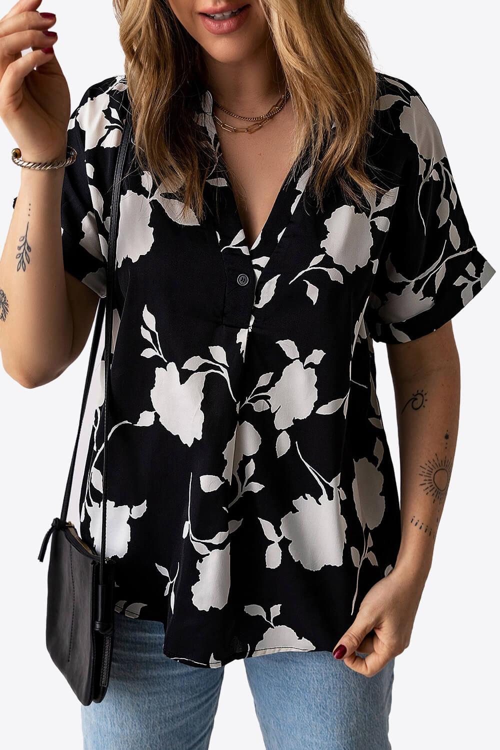 Women’s Floral Notched Neck Cuffed Short Sleeve Blouse