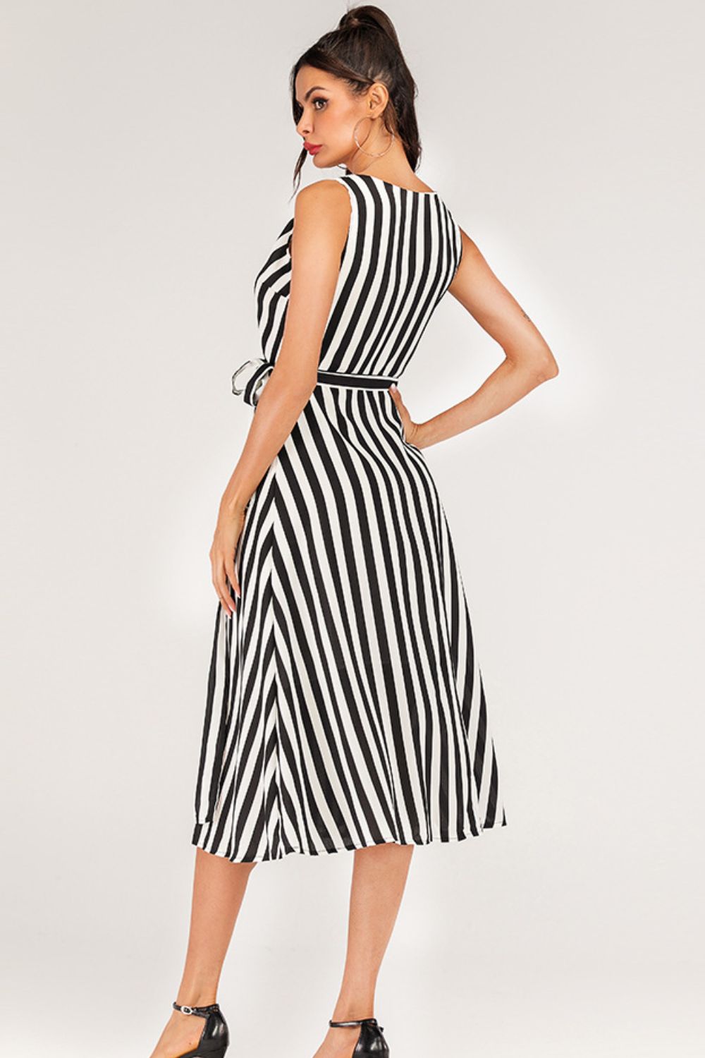 Women’s Striped Surplice Tied Sleeveless Dress