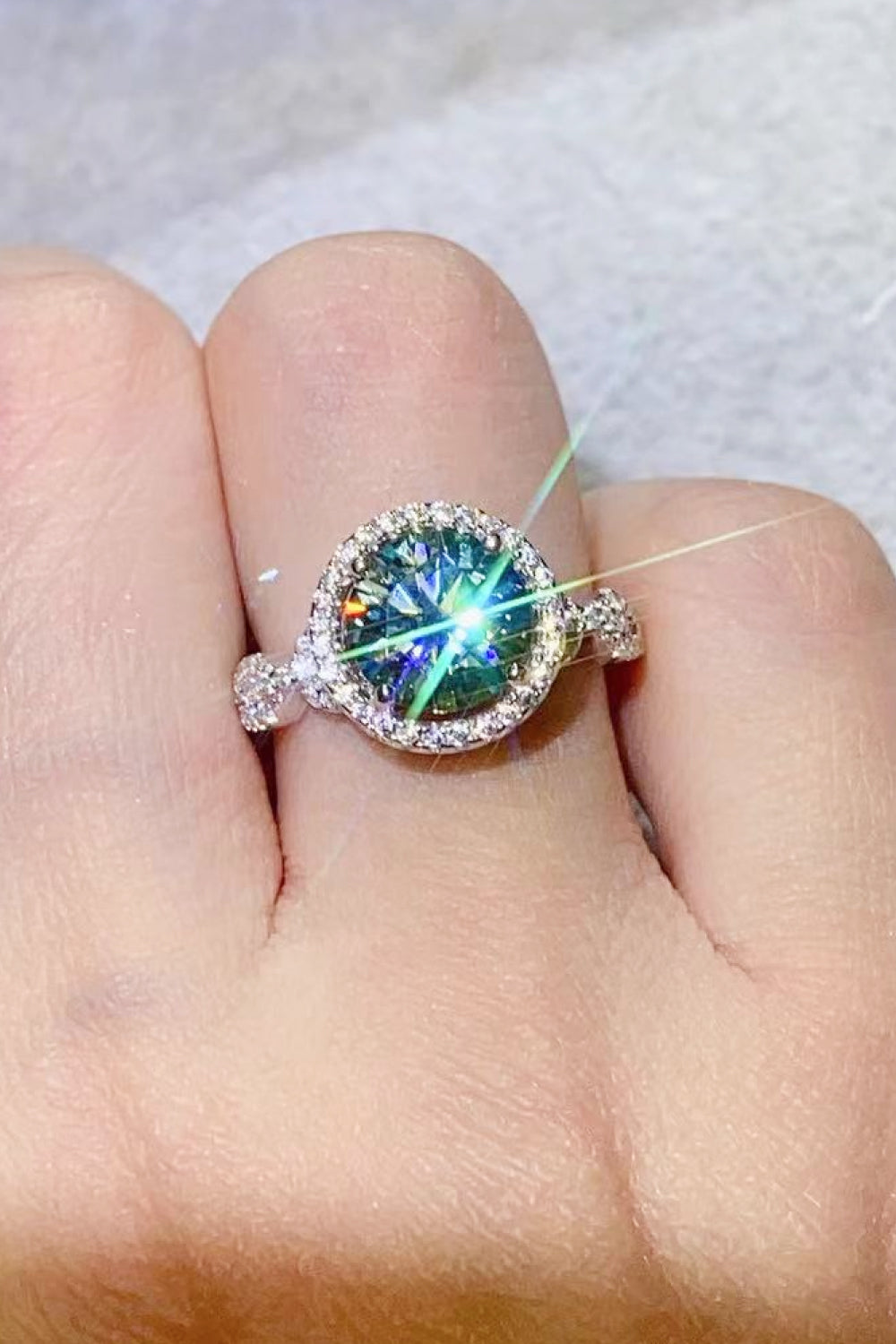 Women’s 2 Carat Moissanite Emerald Green Ring