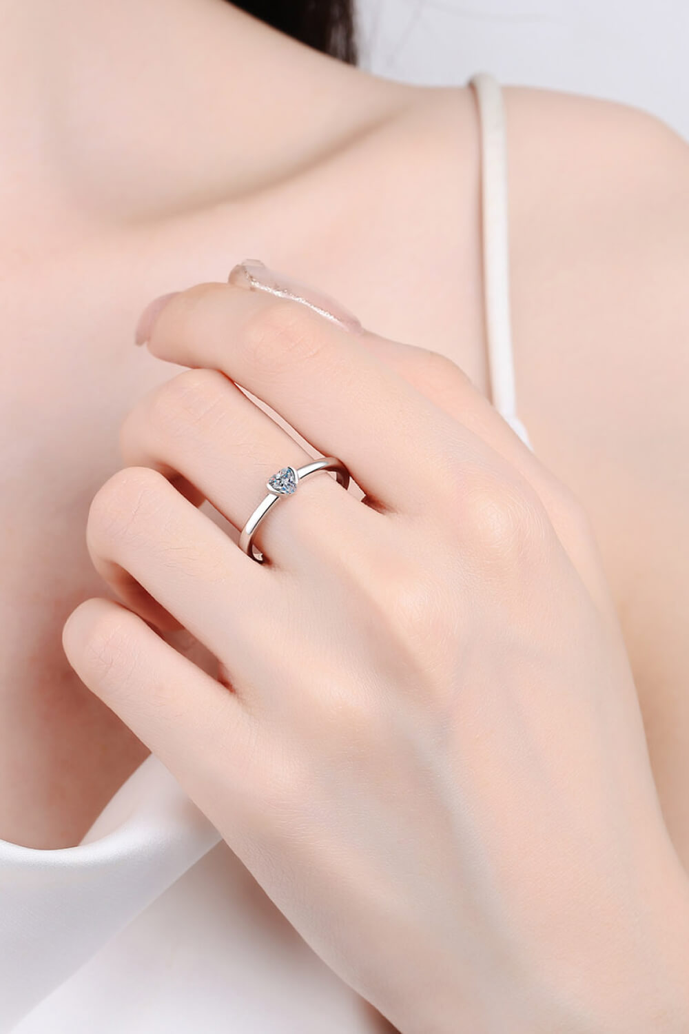 Women’s Heart-Shaped Moissanite Solitaire Ring