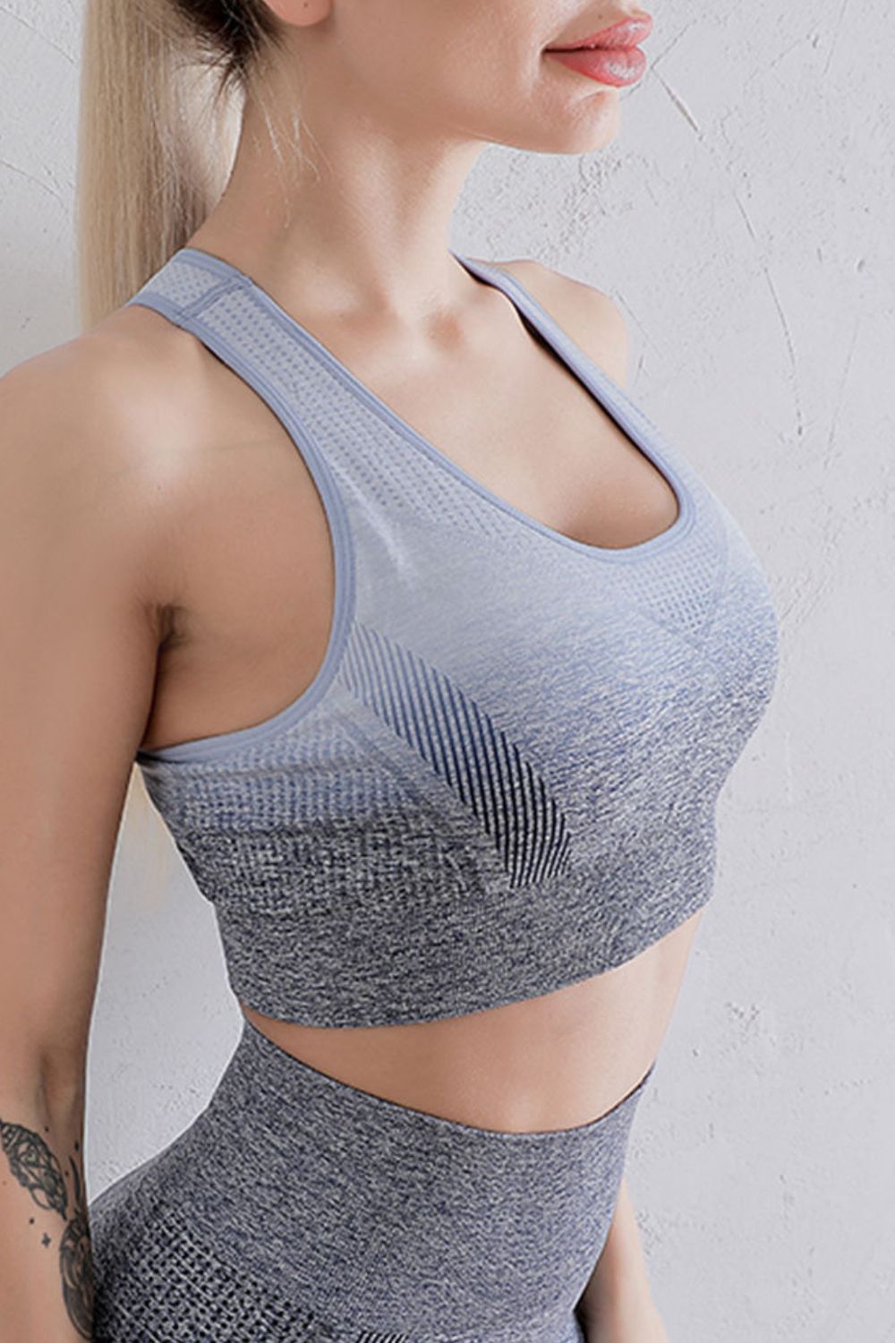 Women’s Gradient Racerback Sports Bra