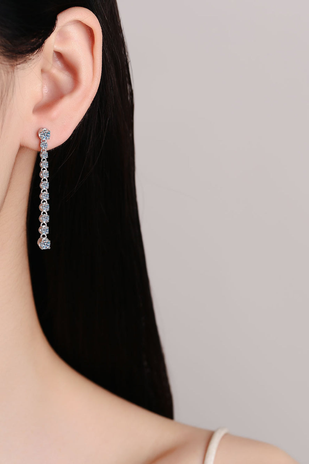 Women’s 1.18 Carat Moissanite Long Earrings