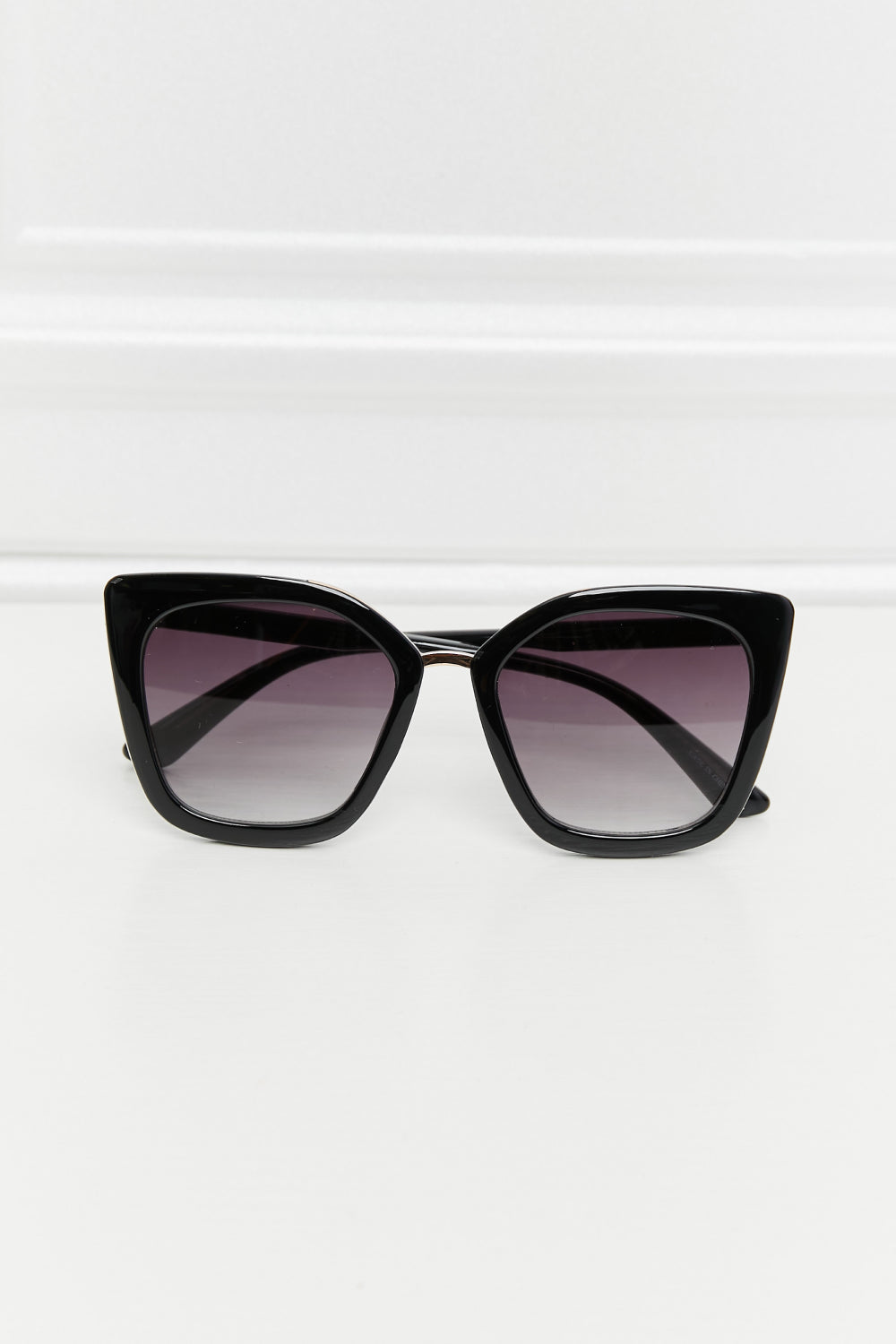 Women’s Cat Eye Full Rim Polycarbonate Sunglasses