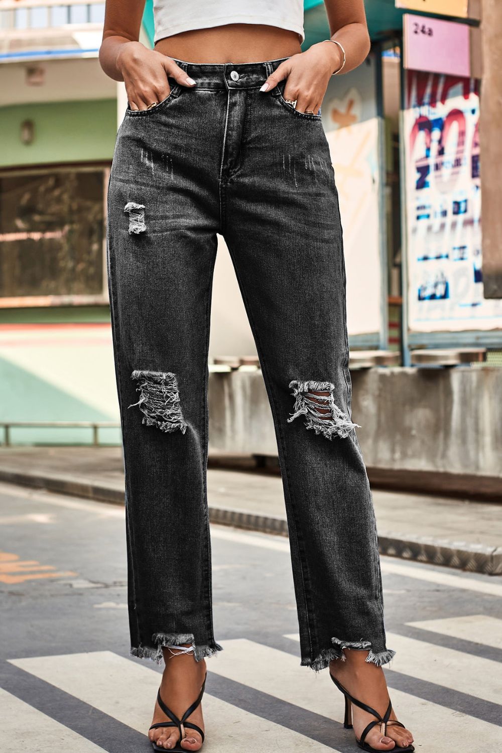 Women’s Distresssed Buttoned Loose Fit Jeans