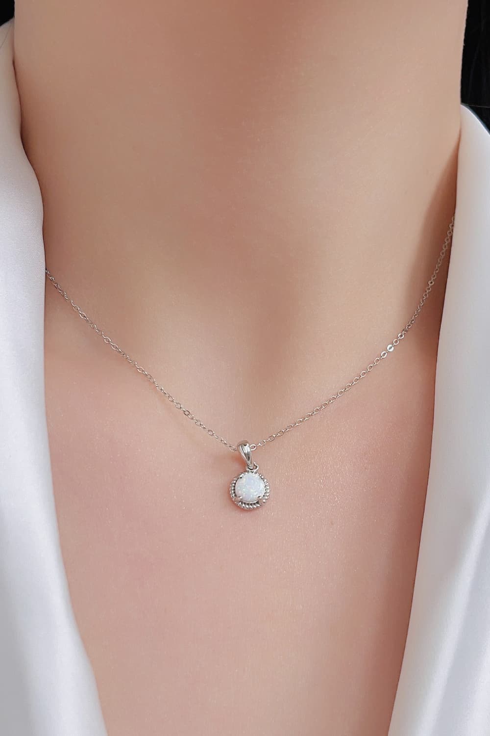 Women’s Opal Round Pendant Chain Necklace