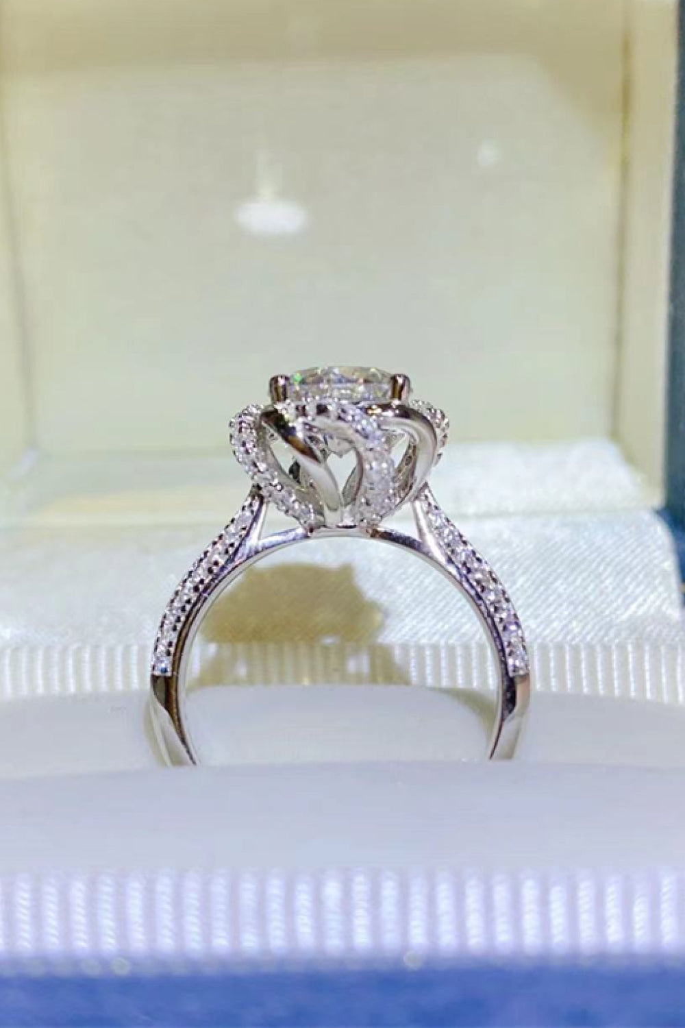 Women’s 2 Carat Moissanite 925 Sterling Silver Ring