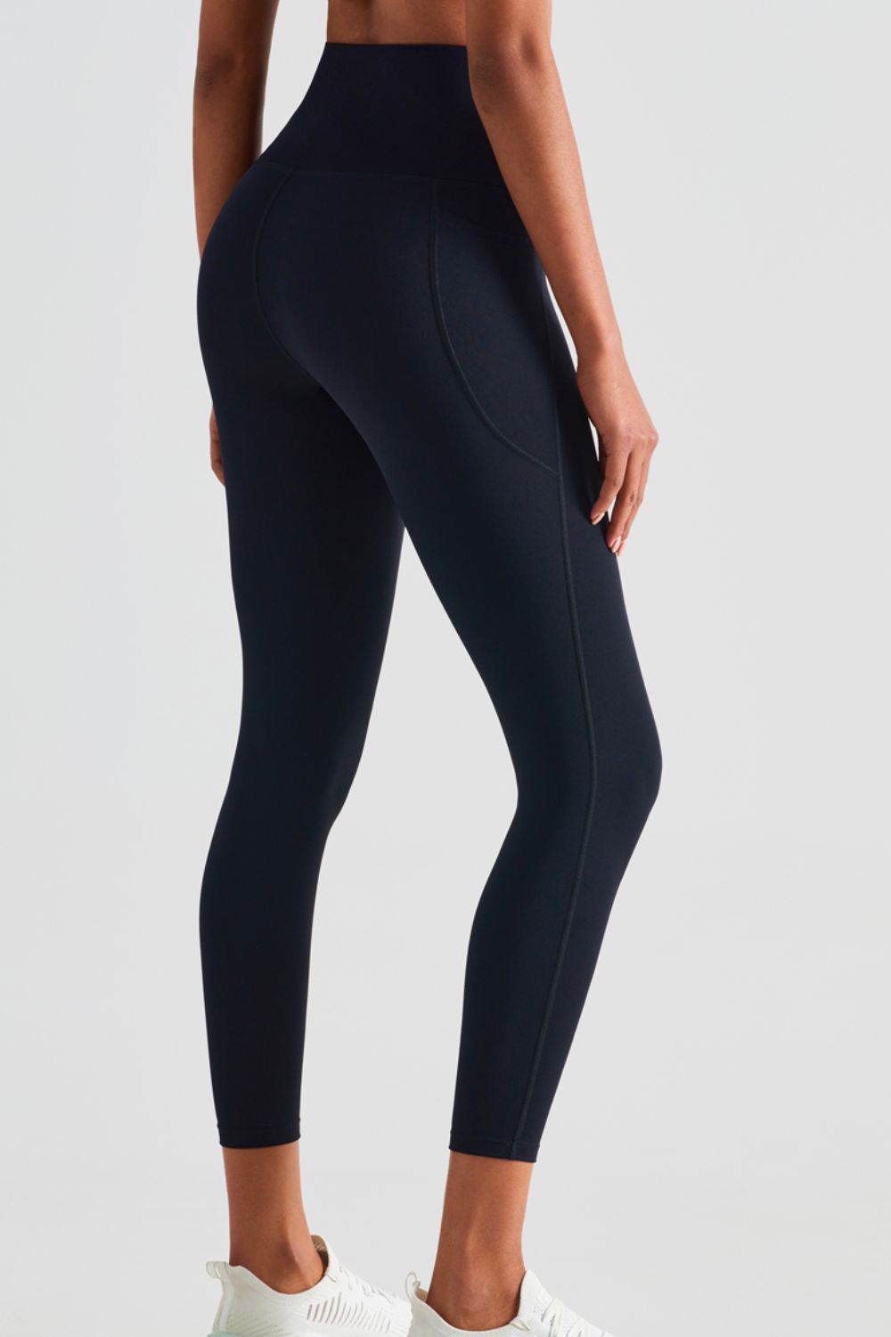 Women’s Wide Waistband Sports Leggings with Pockets