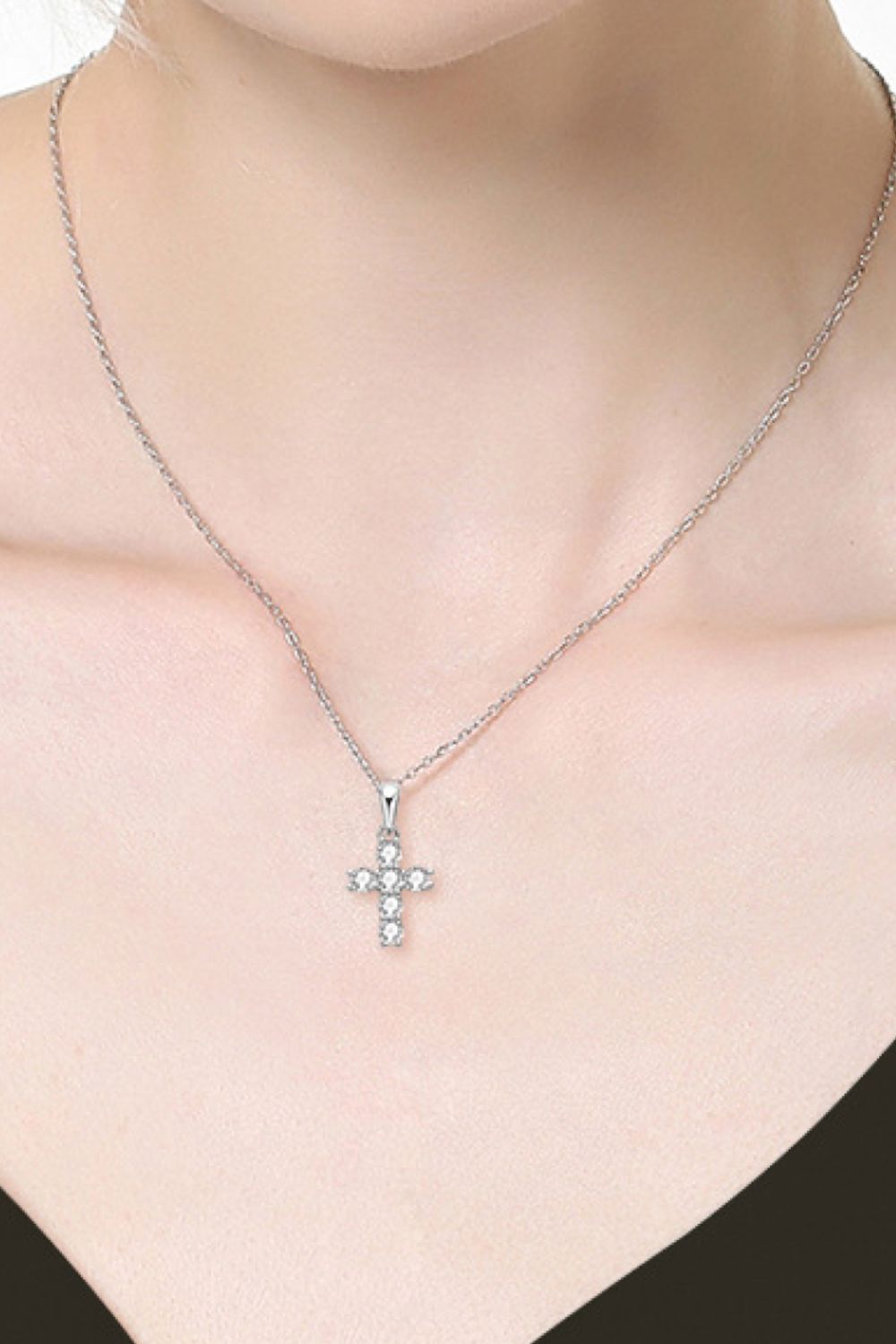 Women’s 925 Sterling Silver Cross Moissanite Pendant Necklace