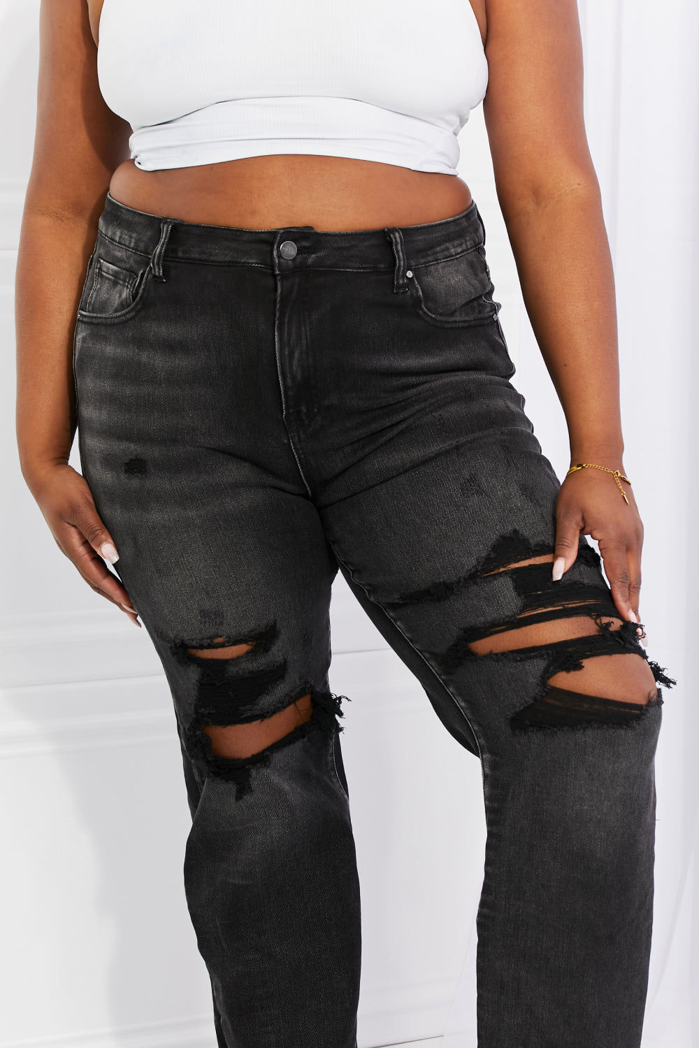 Women’s RISEN Full Size Lois Distressed Loose Fit Jeans