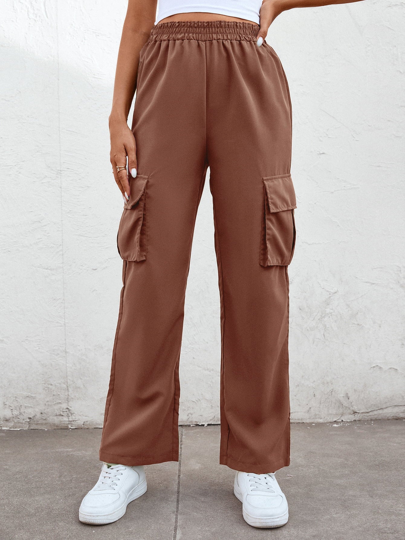 Women’s Elastic Waist Straight Leg Cargo Pants