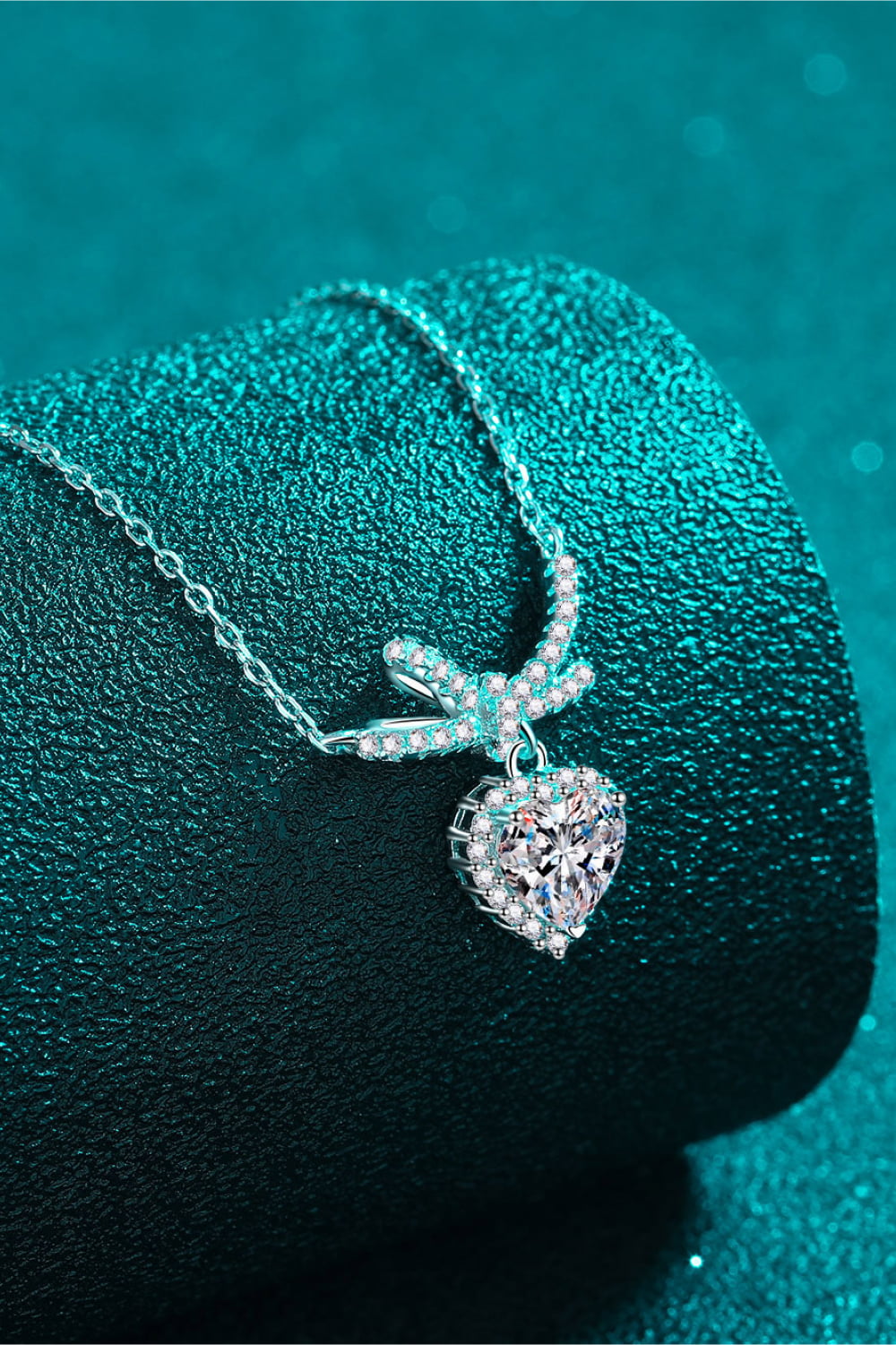 Women’s 1 Carat Moissanite Heart Pendant Necklace