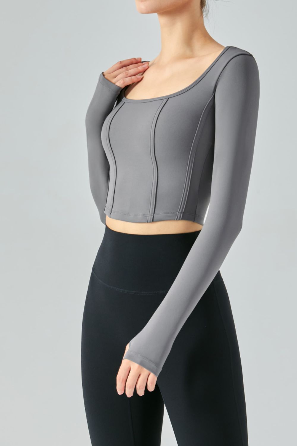 Women’s Seam Detail Thumbhole Sleeve Cropped Sports Top
