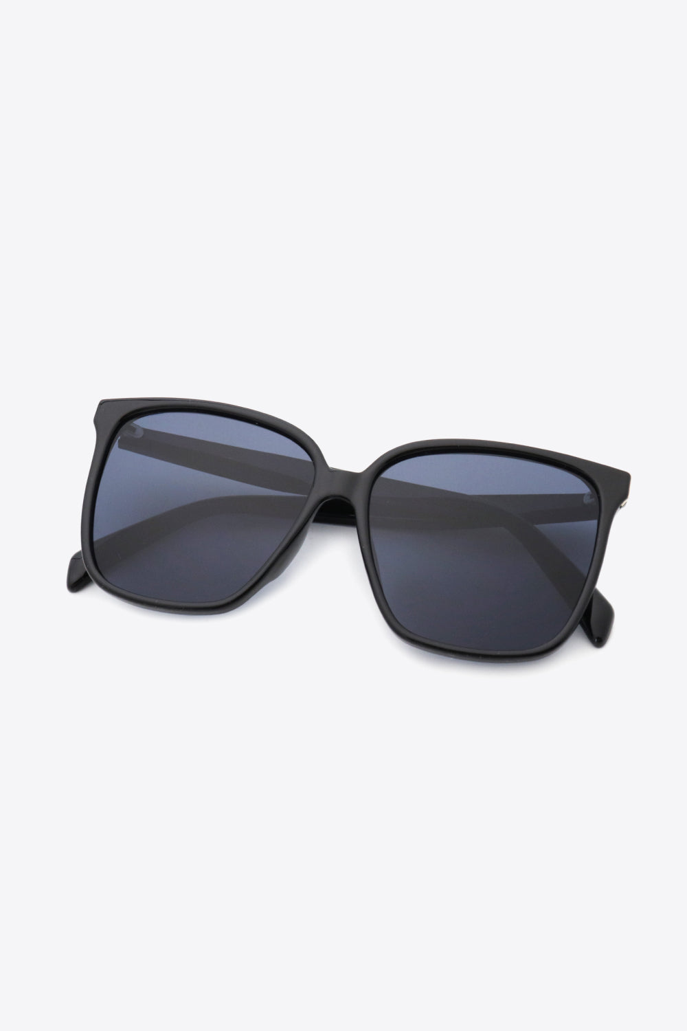 Women’s Polycarbonate Frame Wayfarer Sunglasses