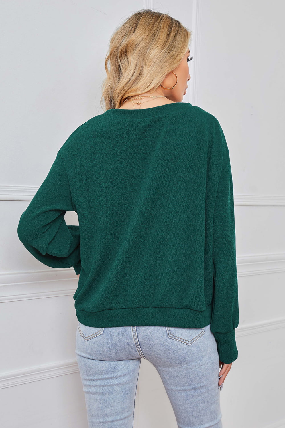 Women’s Round Neck Dropped Shoulder Pullover Sweater