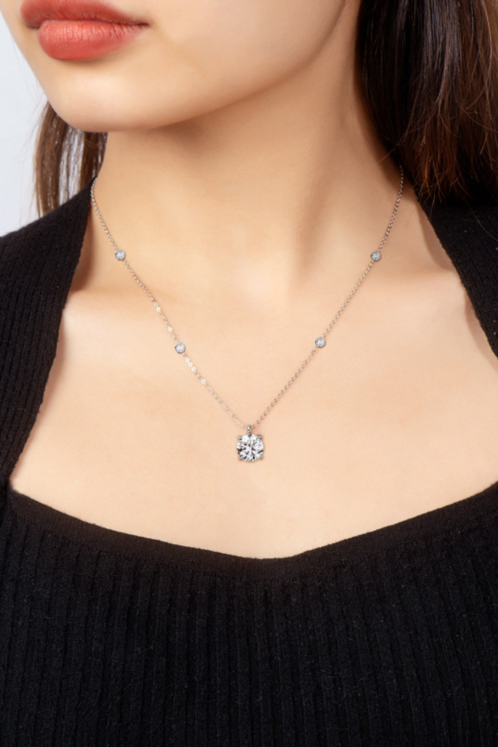 Women’s 2 Carat Moissanite 4-Prong 925 Sterling Silver Necklace