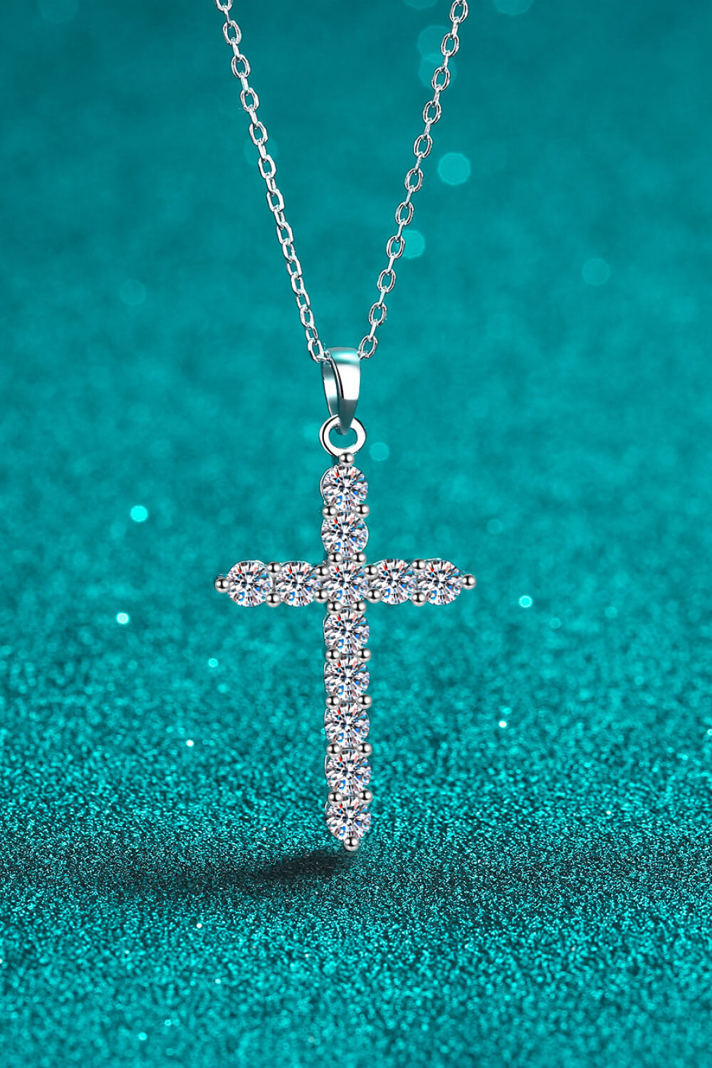 Women’s Moissanite Cross Pendant Chain Necklace