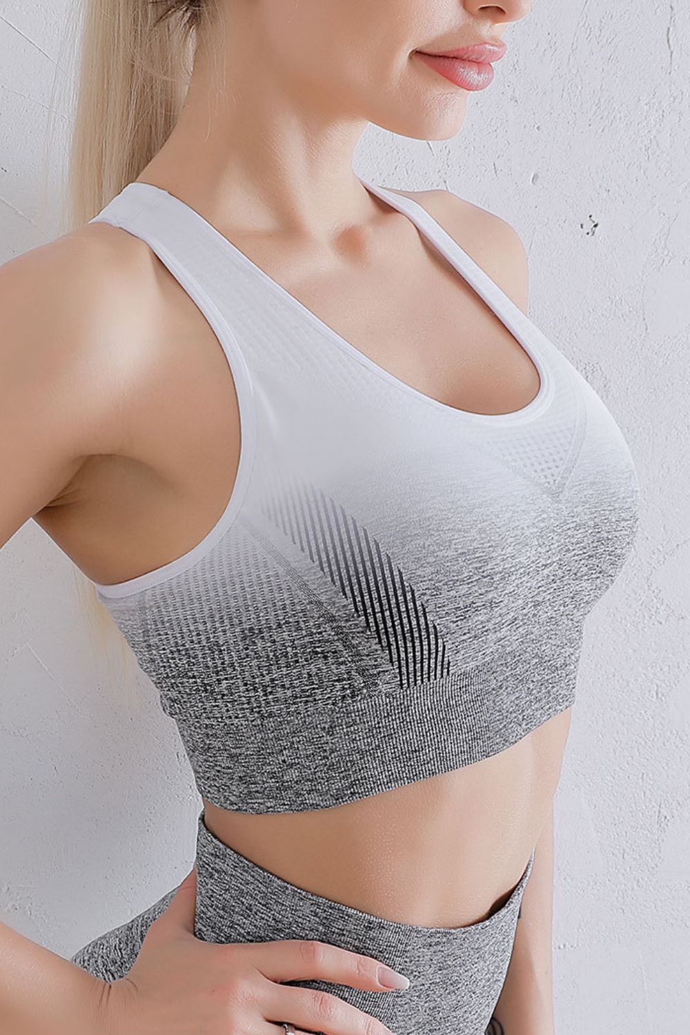 Women’s Gradient Racerback Sports Bra