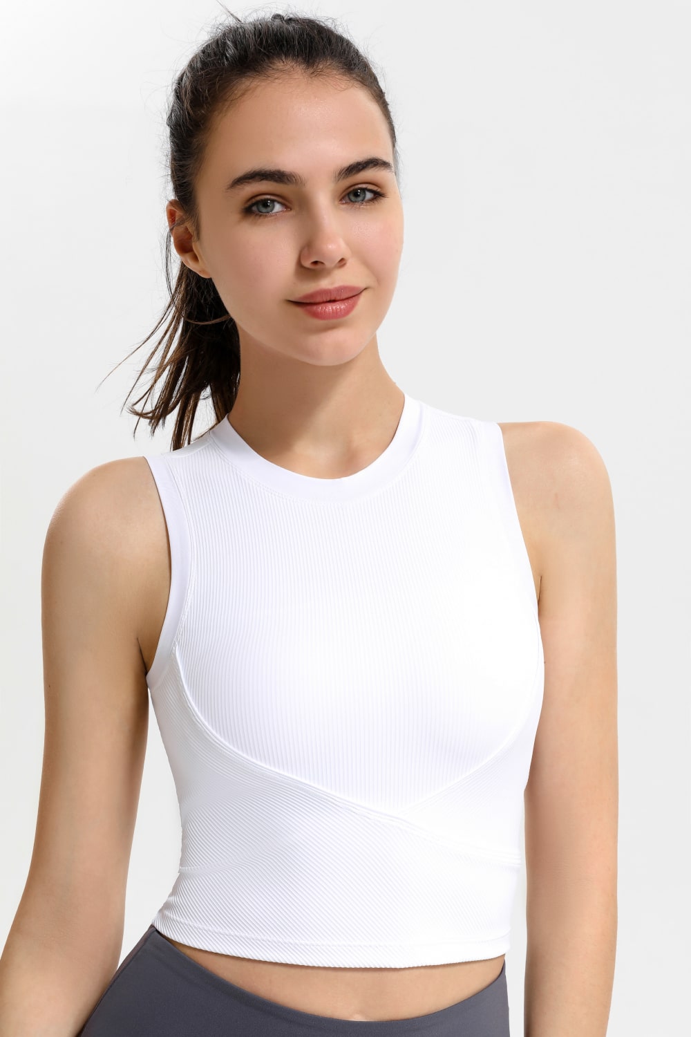 Women’s Ribbed Crisscross Round Neck Cropped Sports Tank
