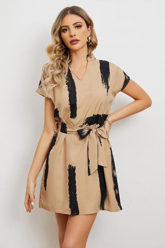 Women’s Contrast Tie Belt Notched Dress