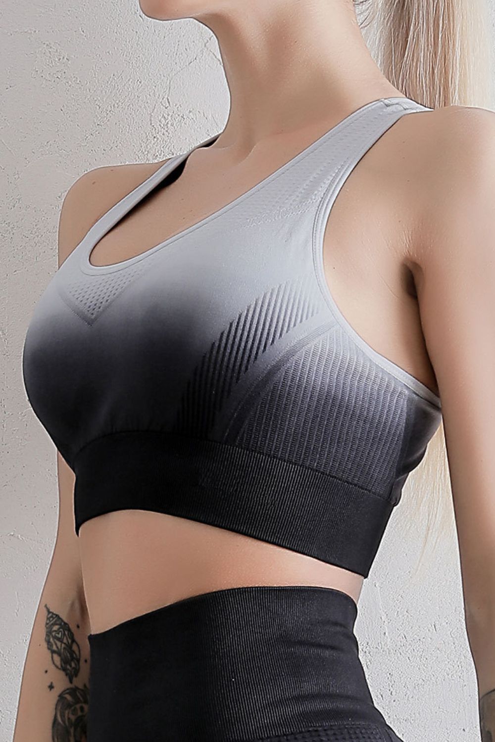 Women’s Gradient Racerback Sports Bra