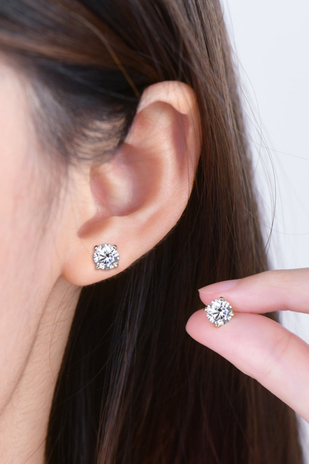 Women’s 2 Carat Moissanite 925 Sterling Silver Stud Earrings