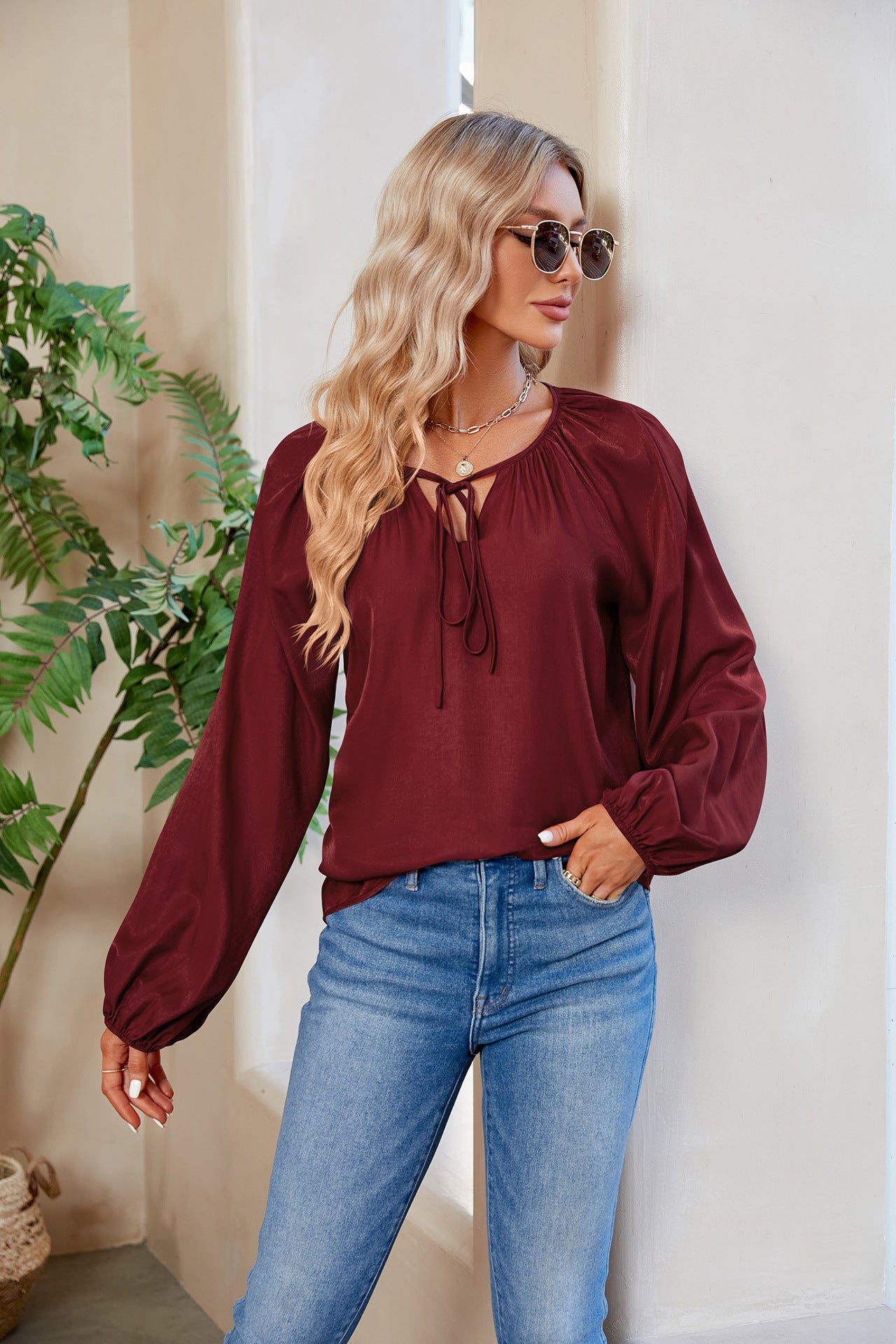 Women’s Tie Neck Balloon Sleeve Blouse