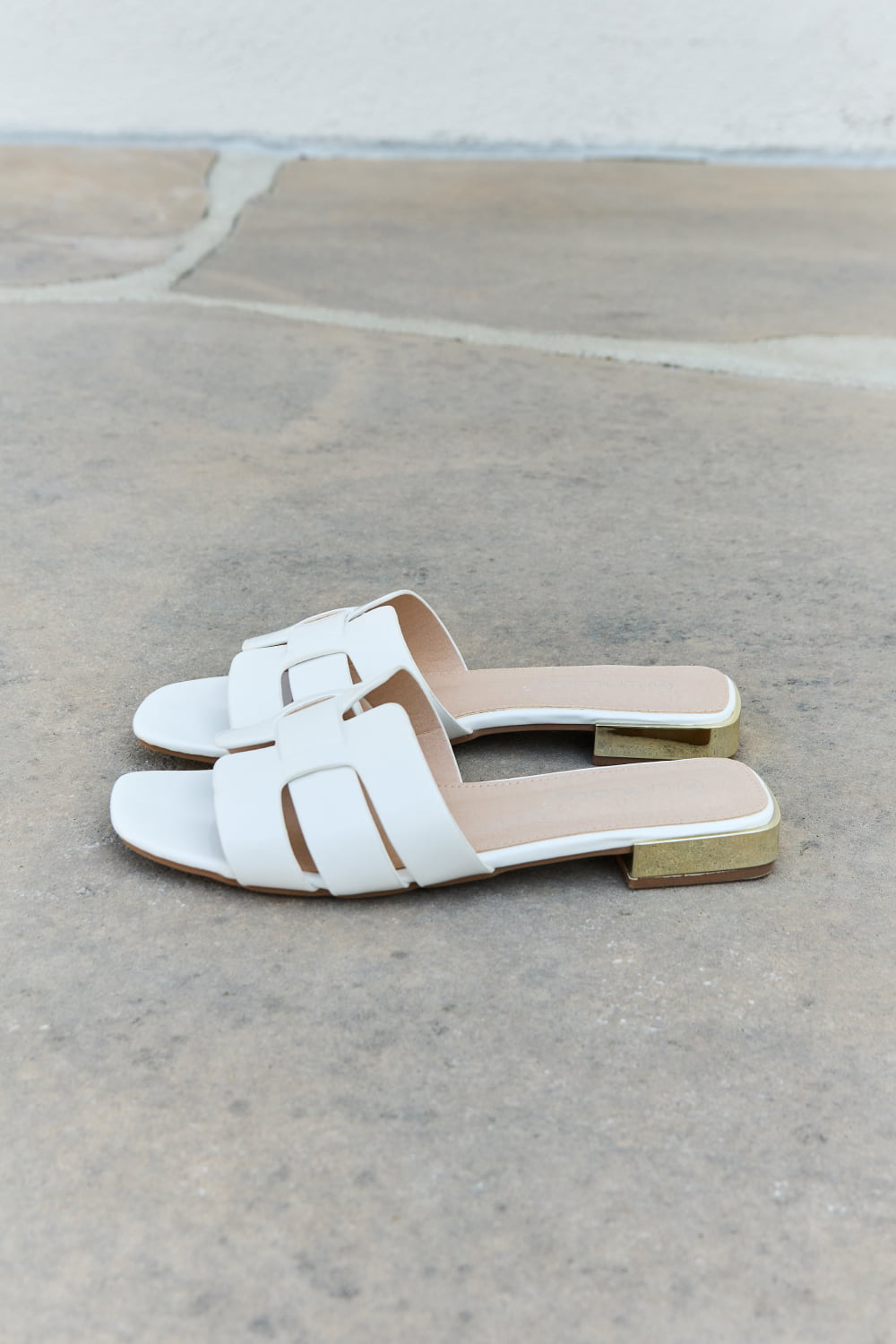 Women’s Weeboo Walk It Out Slide Sandals in Icy White