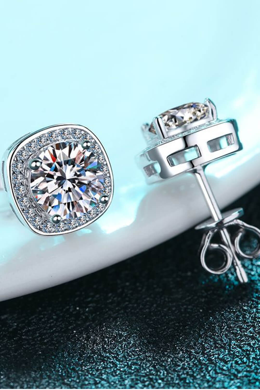 Women’s Let Me Love You 1 Carat Moissanite Stud Earrings