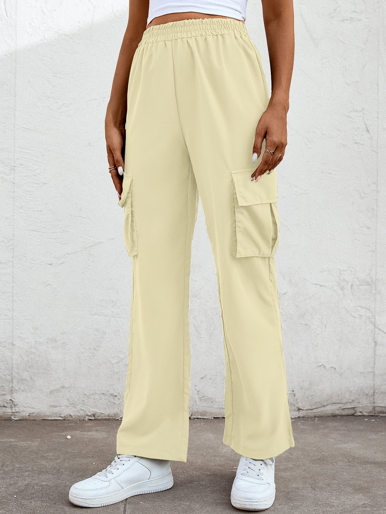 Women’s Elastic Waist Straight Leg Cargo Pants