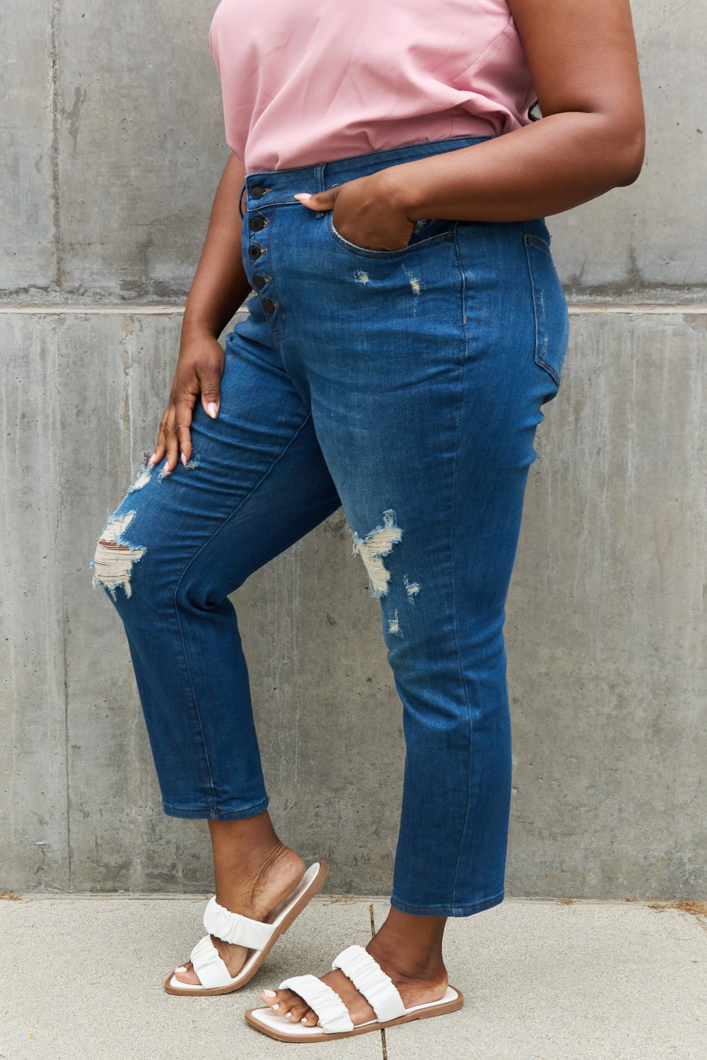 Women’s Judy Blue Melanie Full Size High Waisted Distressed Boyfriend Jeans