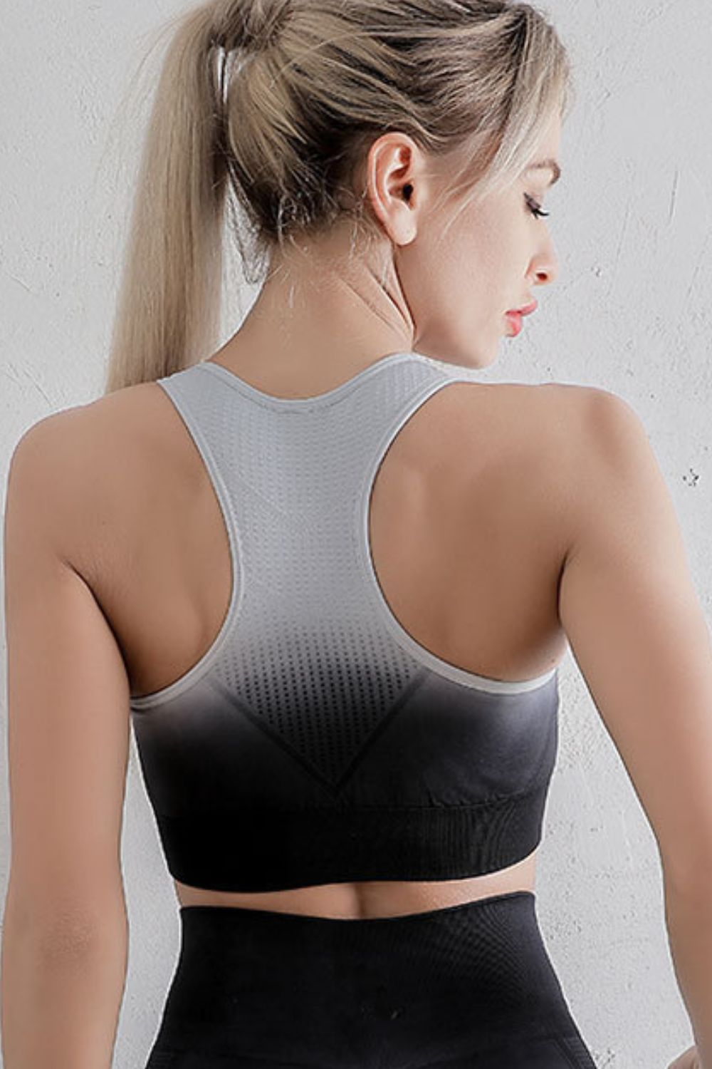 Women’s Gradient Racerback Sports Bra