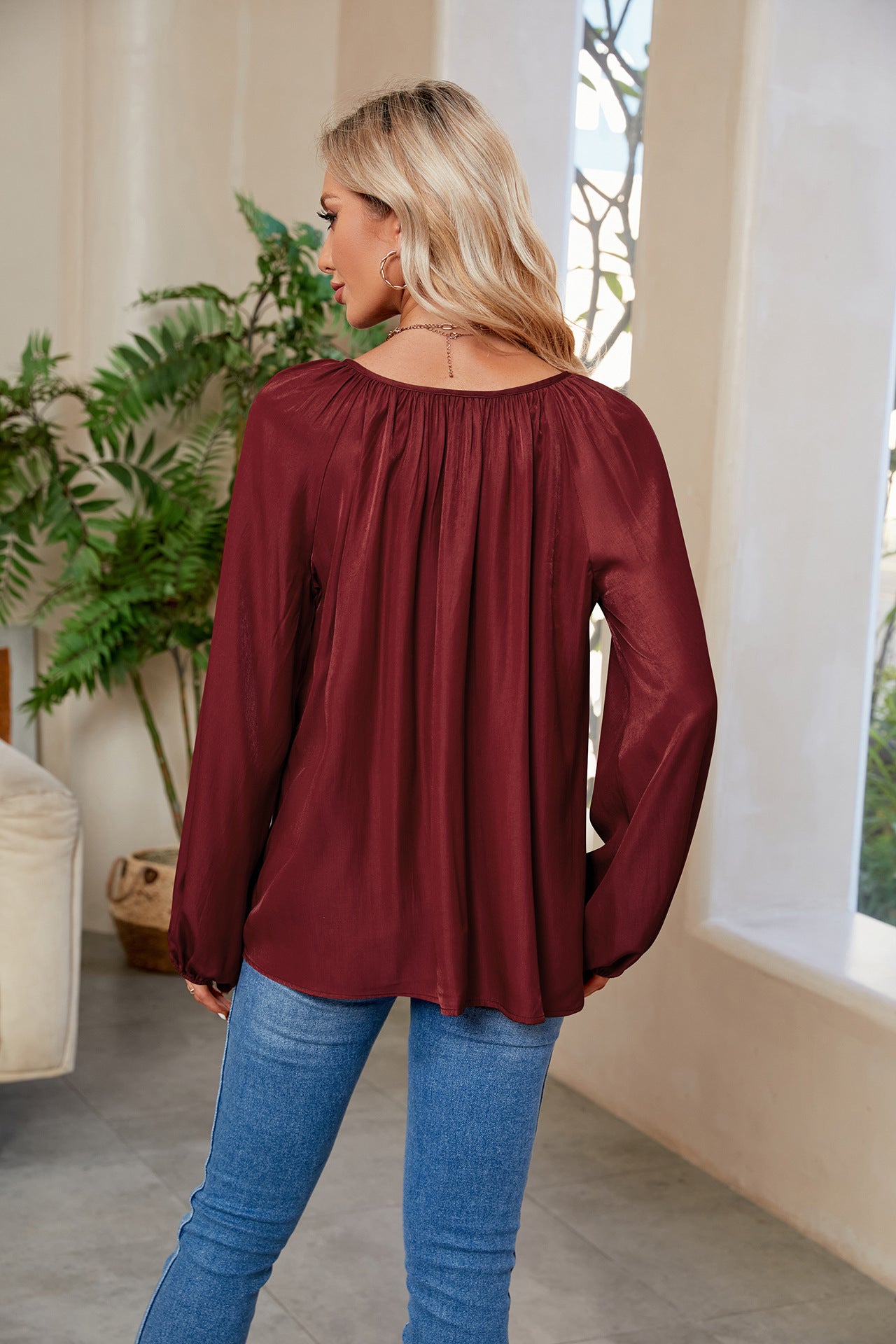 Women’s Tie Neck Balloon Sleeve Blouse