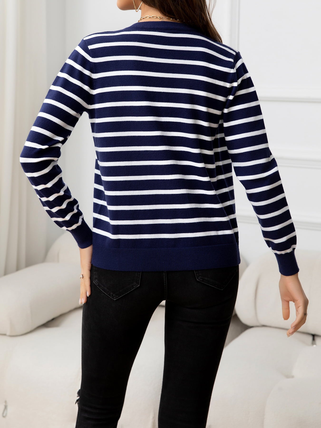 Women’s Striped Round Neck Long Sleeve Buttoned Knit Top
