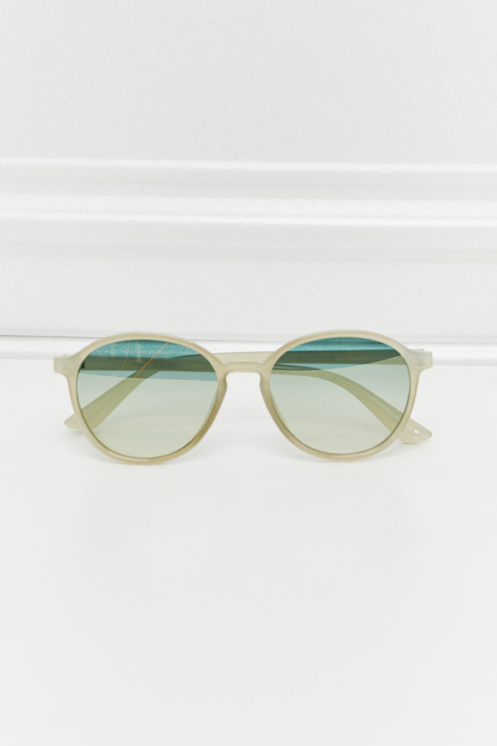Women’s Full Rim Polycarbonate Frame Sunglasses