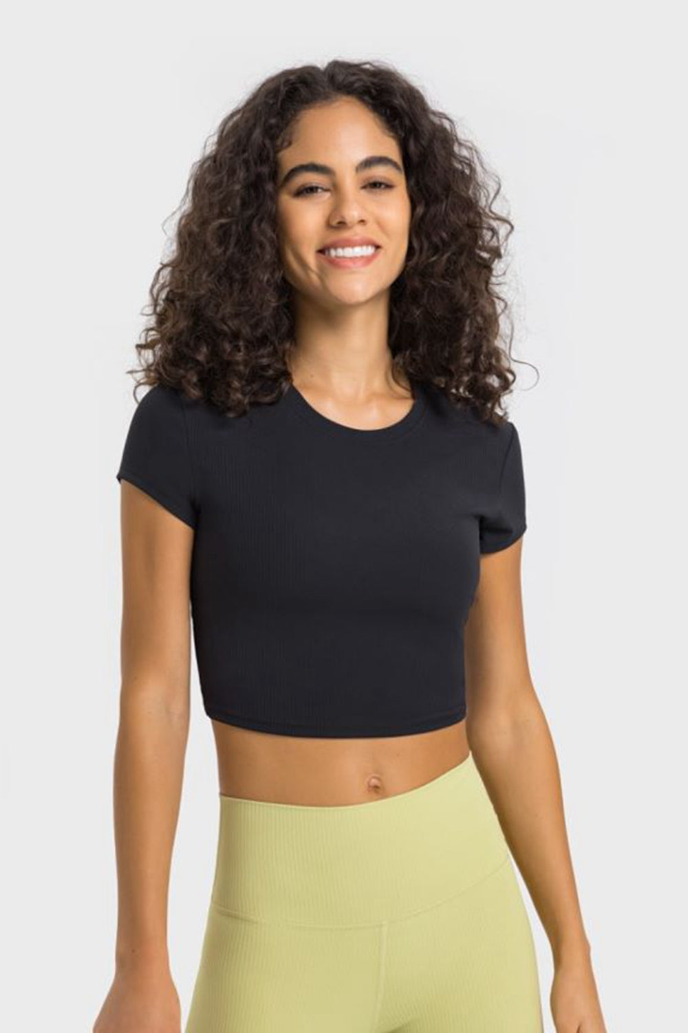 Women’s Round Neck Short Sleeve Cropped Sports T-Shirt