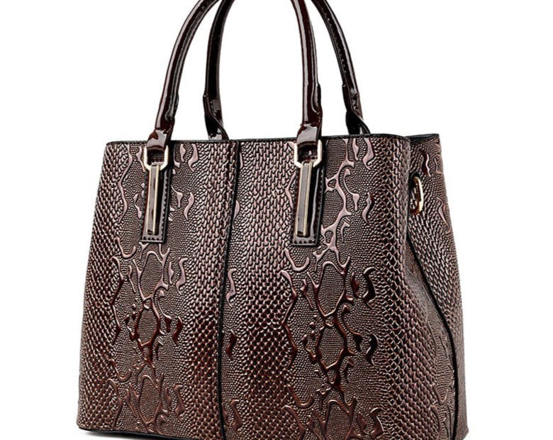 Women’s Designer Large Capacity Shoulder Tote Bag Leather Size 30cm< max Length <50cm