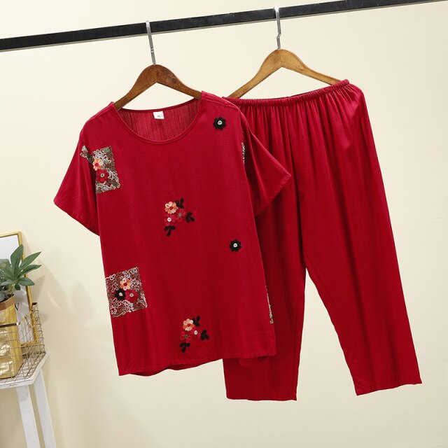 Women's Short-sleeved Capri Pants Pajamas Set Embroidered Pyjamas SizeXL-3XL